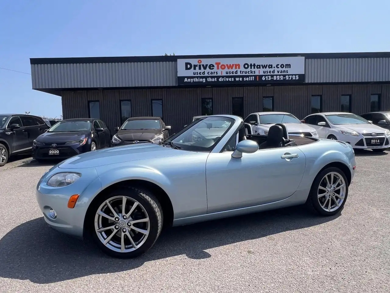 Mazda MX-5 Miata снимка Mazda MX-5 Miata