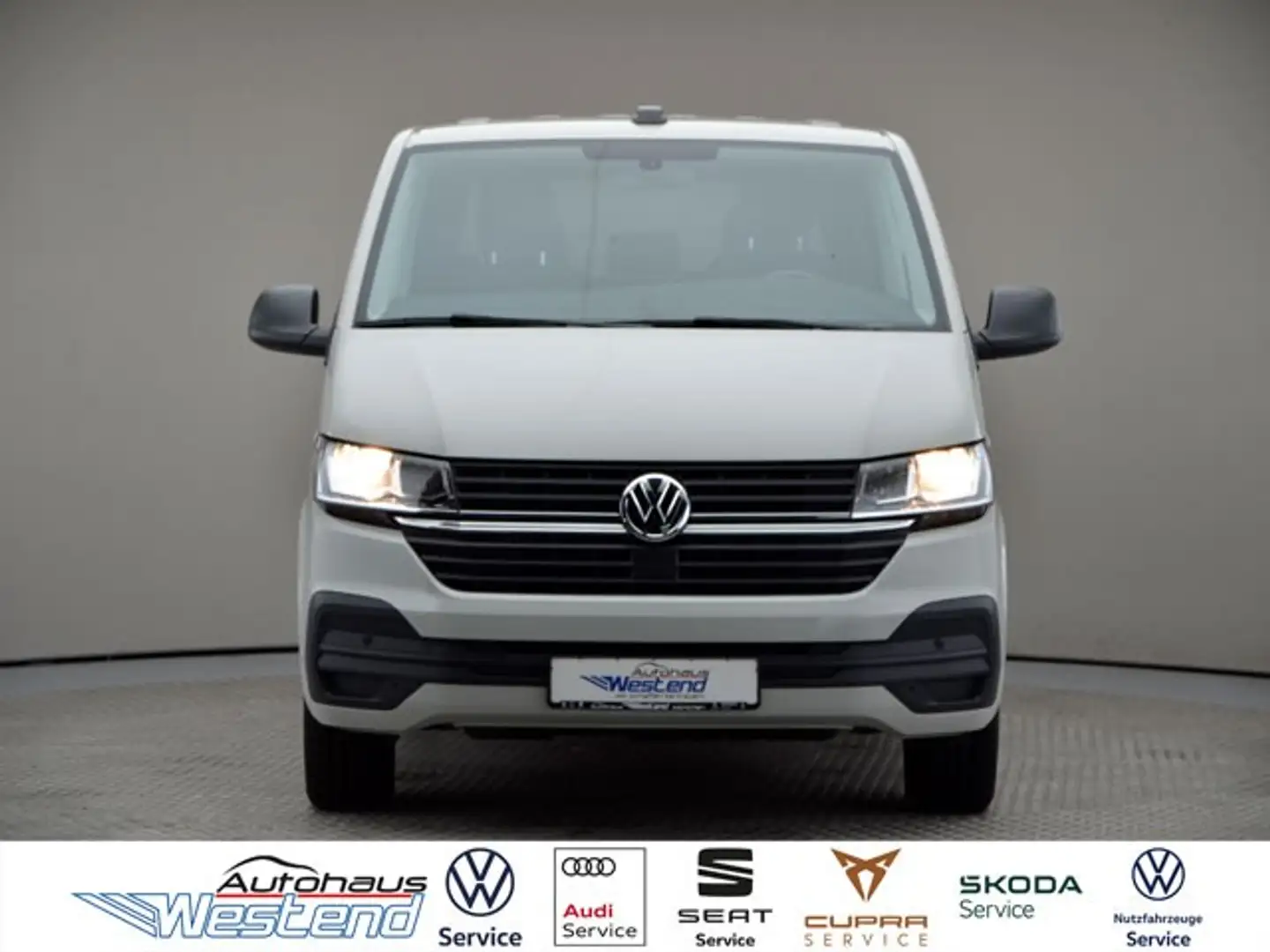 Volkswagen T6.1 Multivan Trendline Family 2.0l TDI 110kW DSG Navi Klima Gris - 1