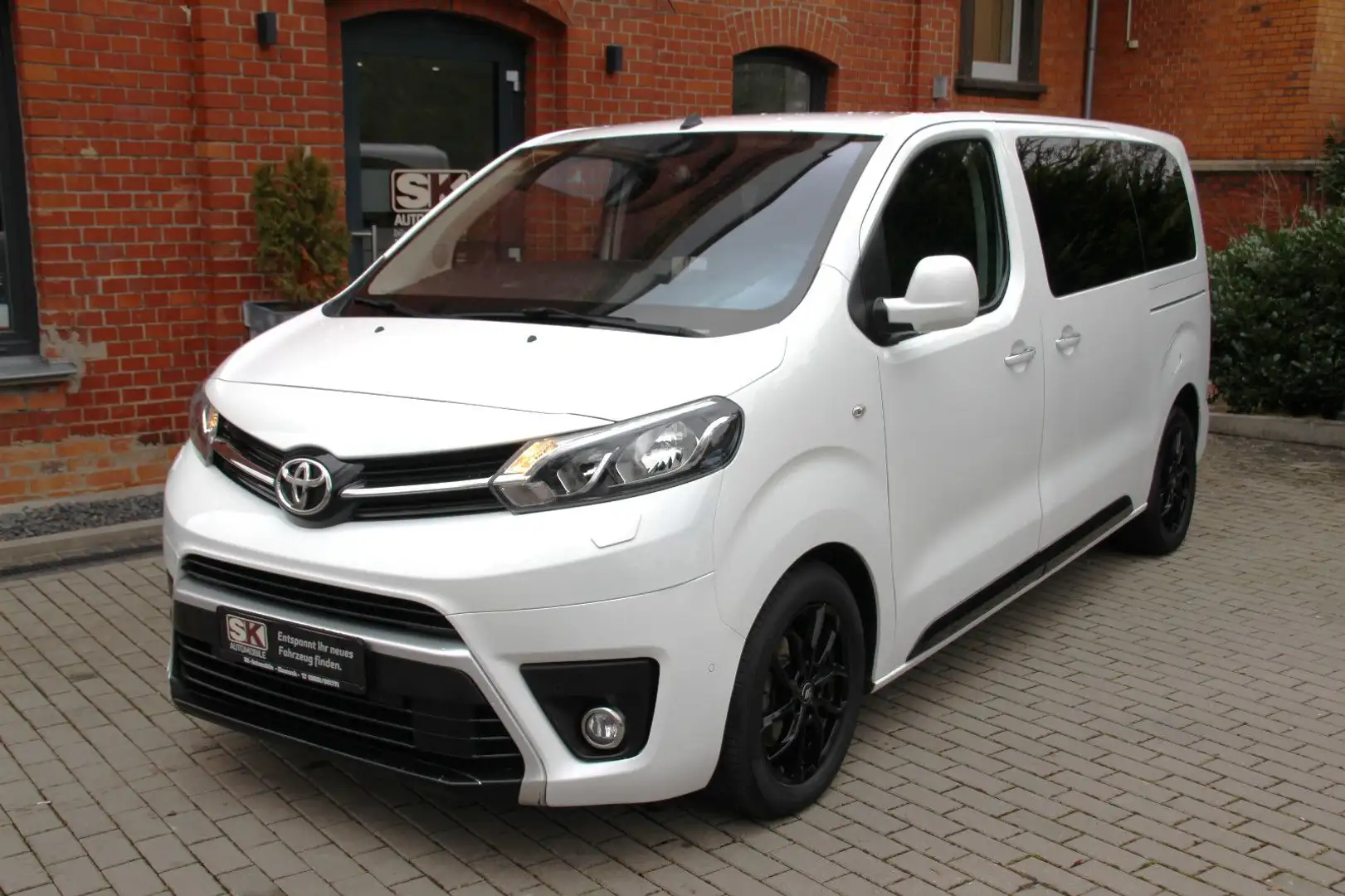 Toyota Proace Verso L1 Family Comfort 8 Sitze/Navi/Shz/ Weiß - 1