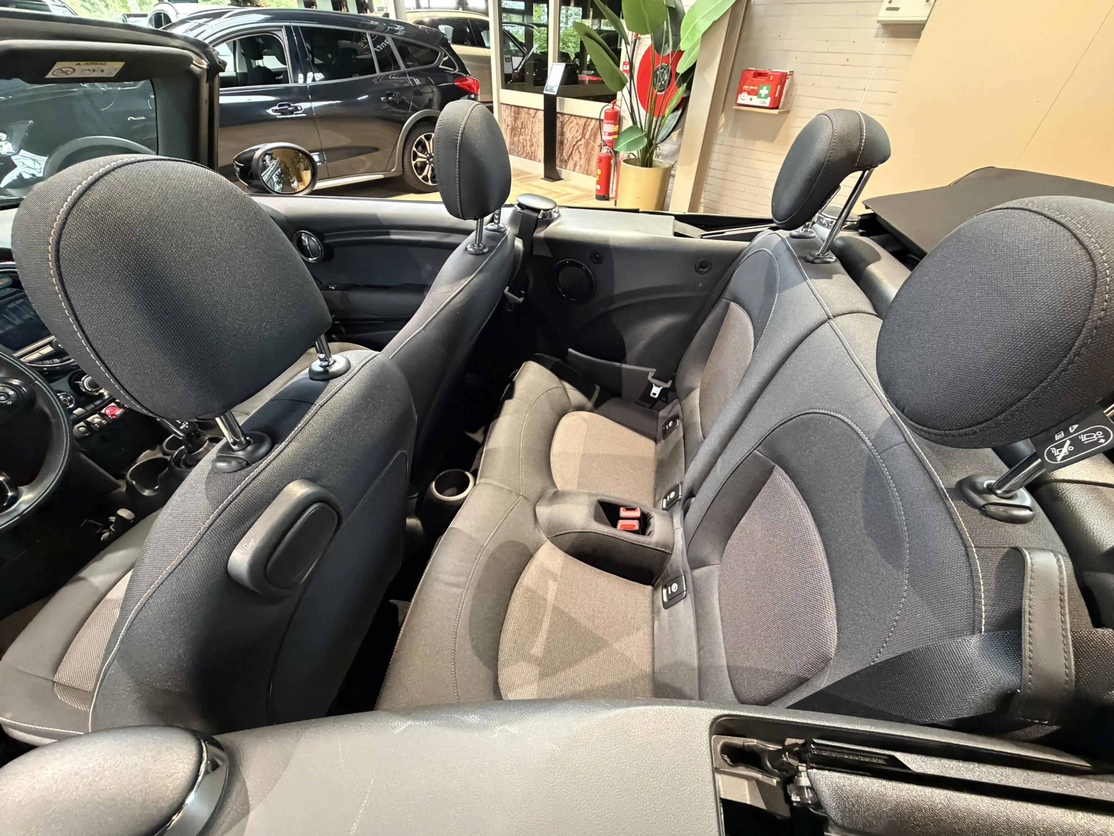 MINI Cooper Cabrio 1.5 Salt AUTOMAAT | — photo 11
