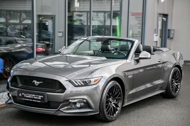 Ford Mustang view 2