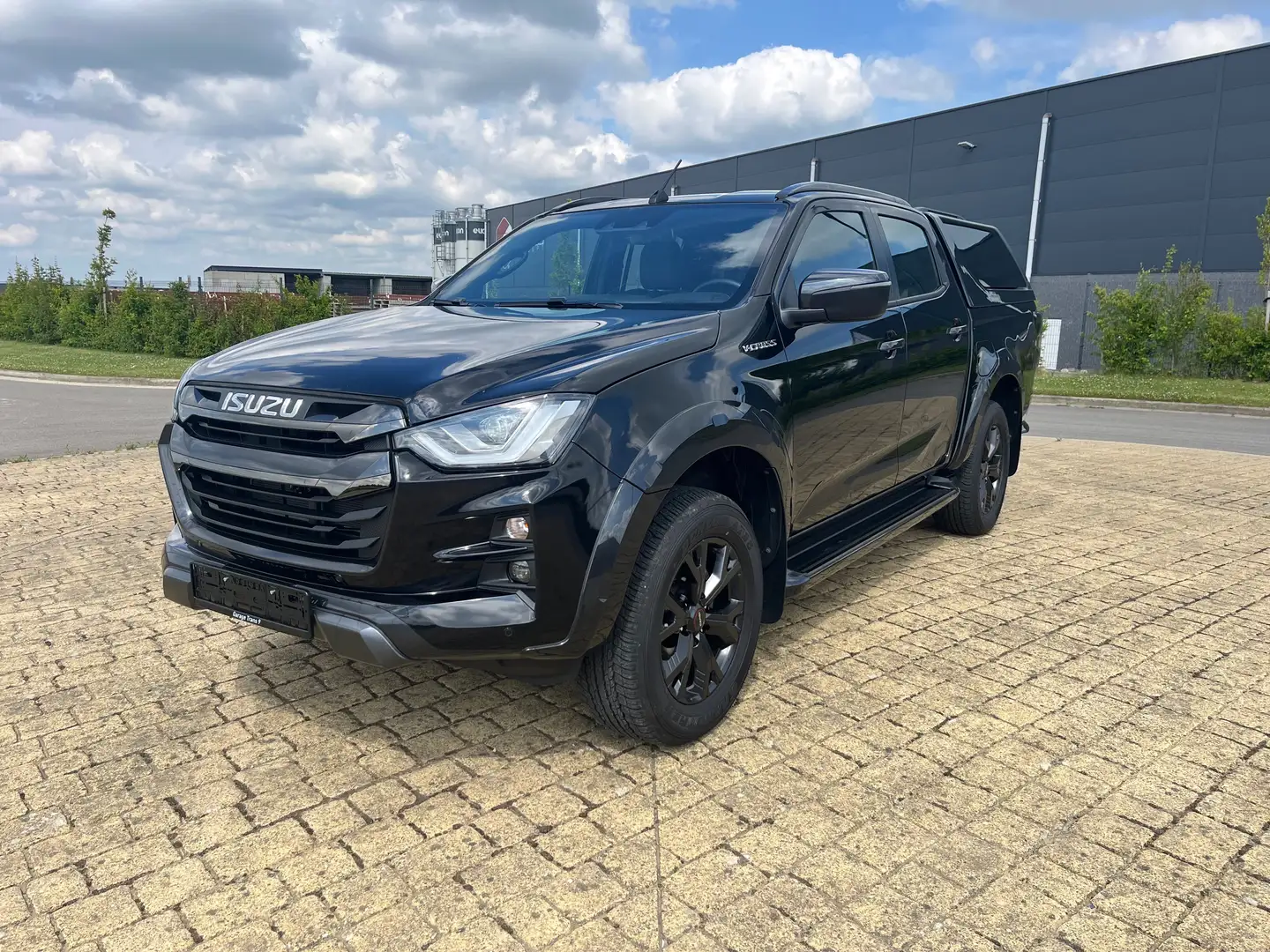 Isuzu D-Max 1.9D V-Cross / Garantie / 36355,37 € htva Negro - 1