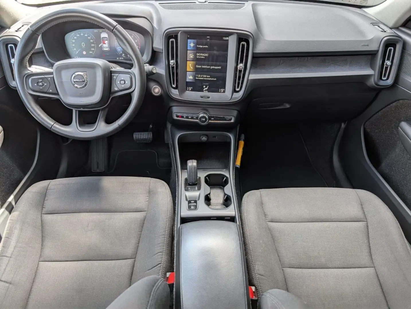 Volvo XC40 2.0 T4 | Navigatie | Parkeersensoren Gris - 2
