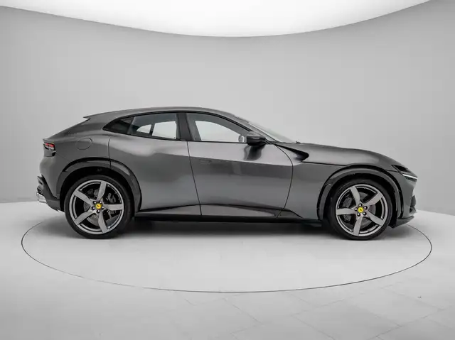 Ferrari Purosangue view 5