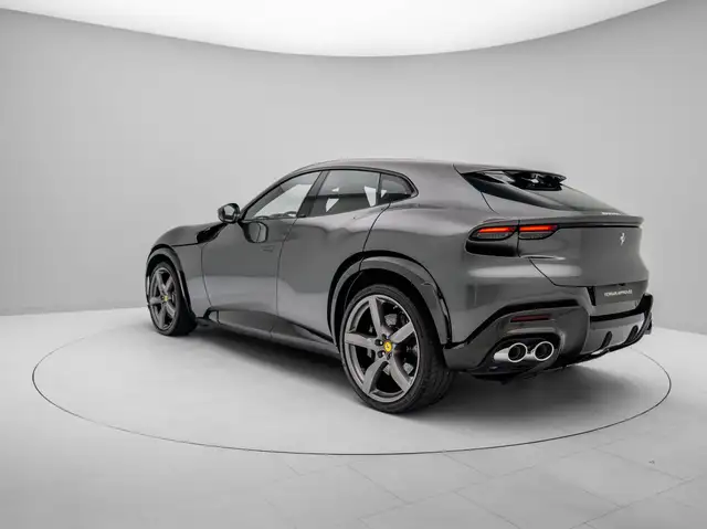 Ferrari Purosangue view 9
