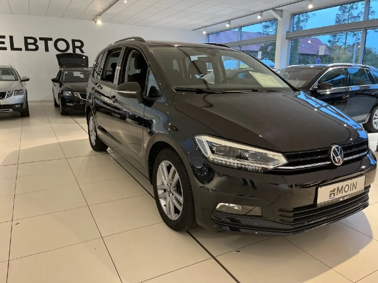 Volkswagen Touran 2.0 TDI DSG Highline Navi AHK SHZ PANO Schwarz - 2