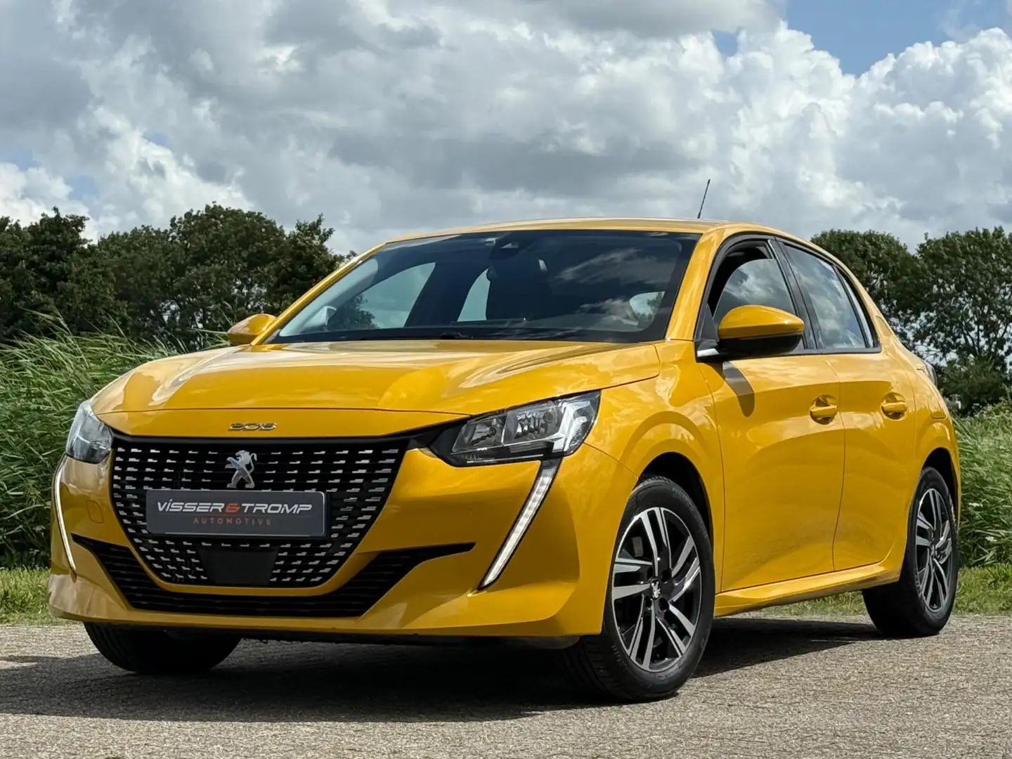 Peugeot 208 1.2 PureTech Allure - Jaune Faro - Carplay - Digi Geel - 2