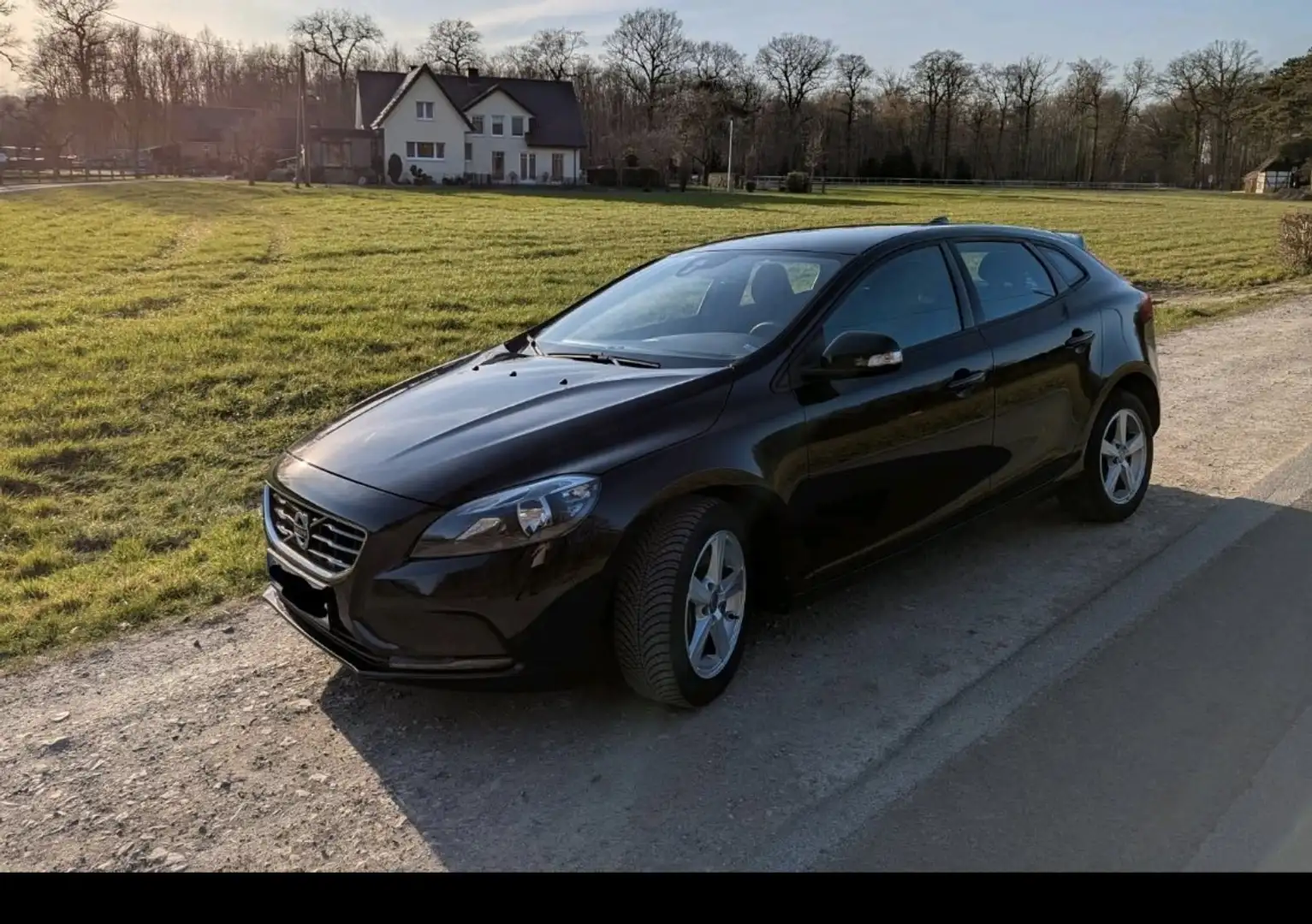Volvo V40 You! Schwarz - 1