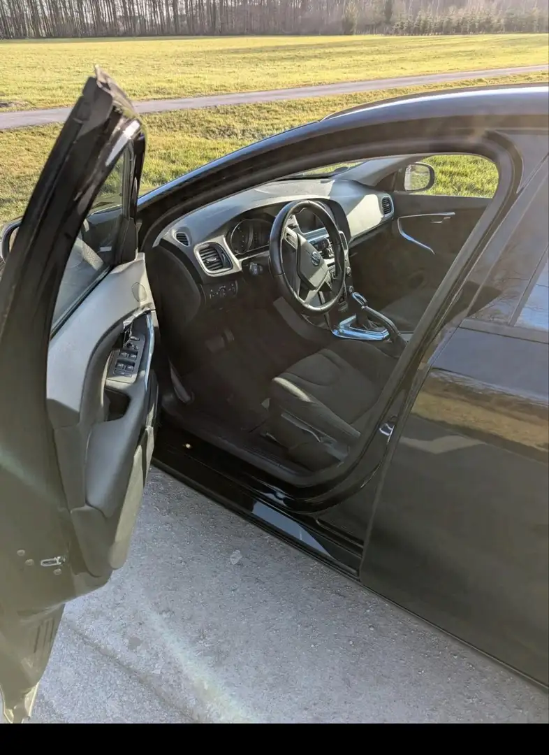 Volvo V40 You! Schwarz - 2