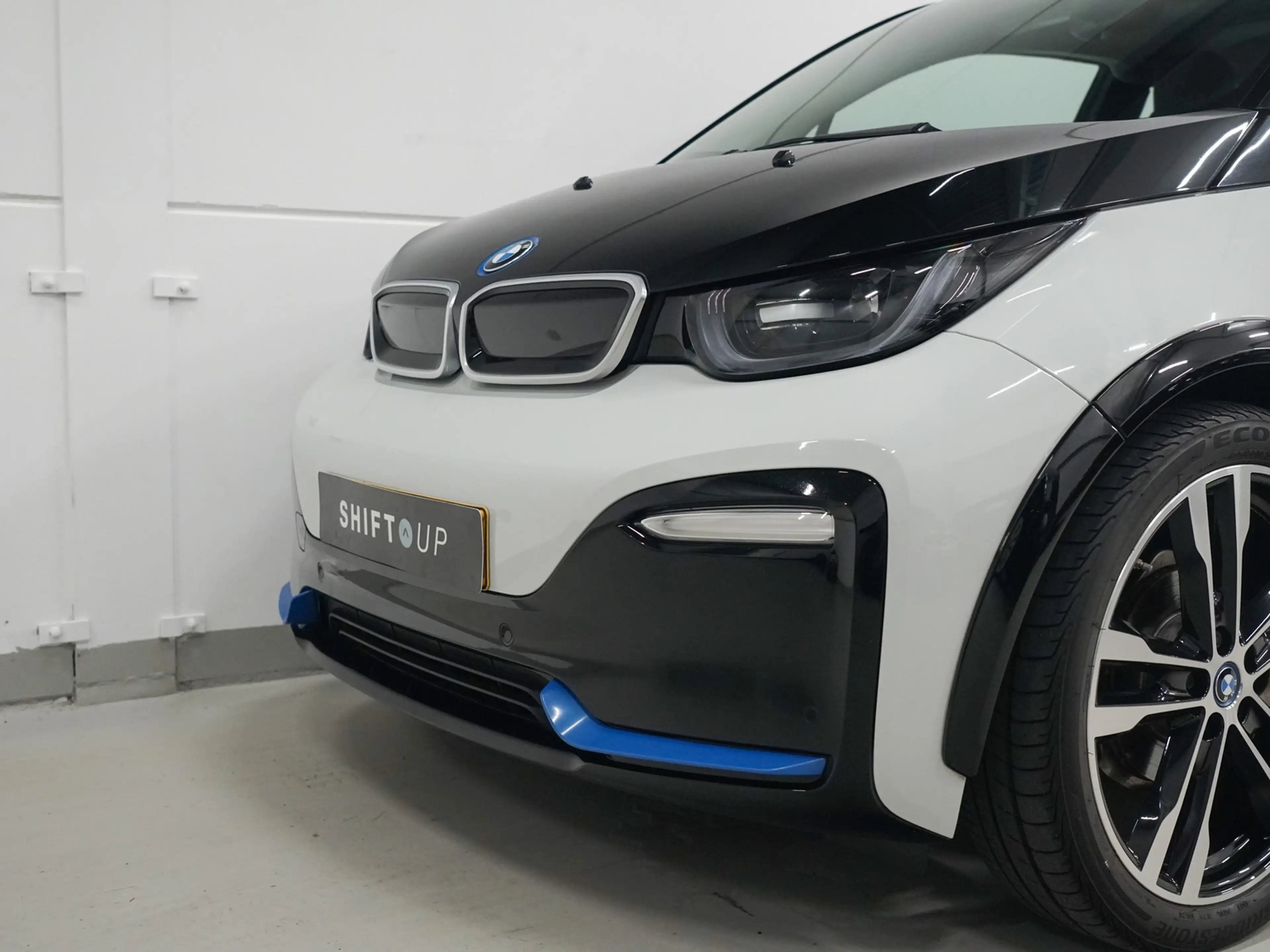 BMW i3 S 120Ah Stoelverwarming | 20" | Camera — photo 33