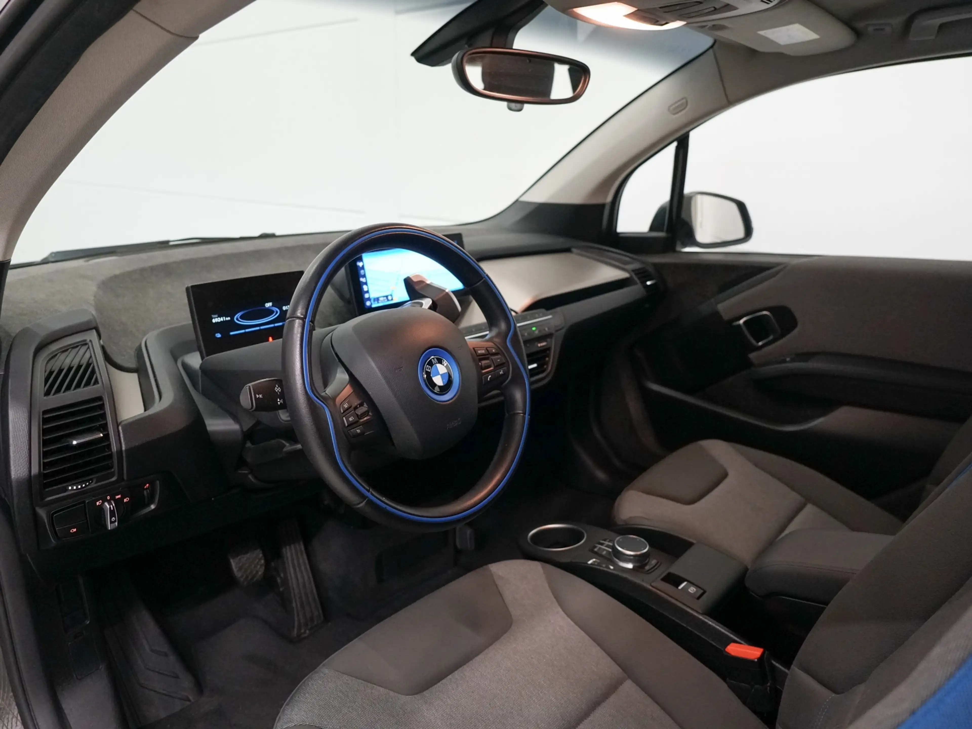 BMW i3 S 120Ah Stoelverwarming | 20" | Camera — photo 9