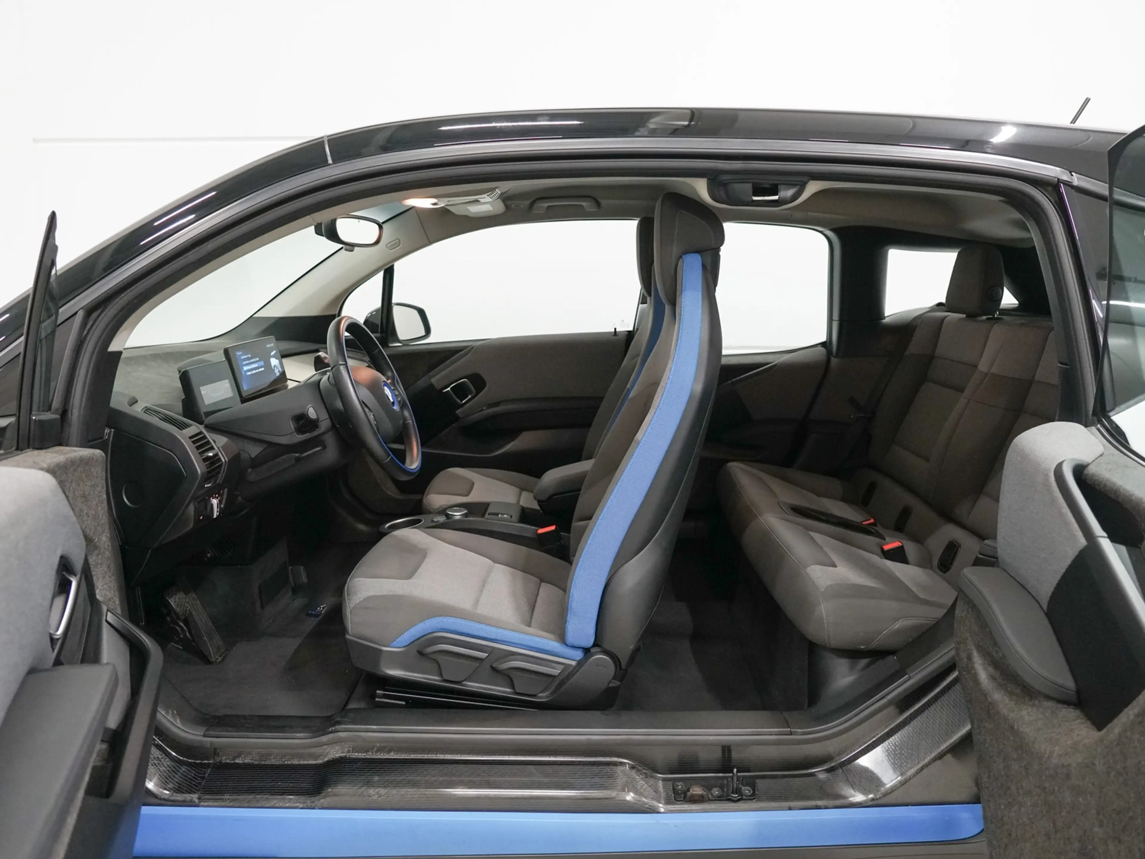 BMW i3 S 120Ah Stoelverwarming | 20" | Camera — photo 24