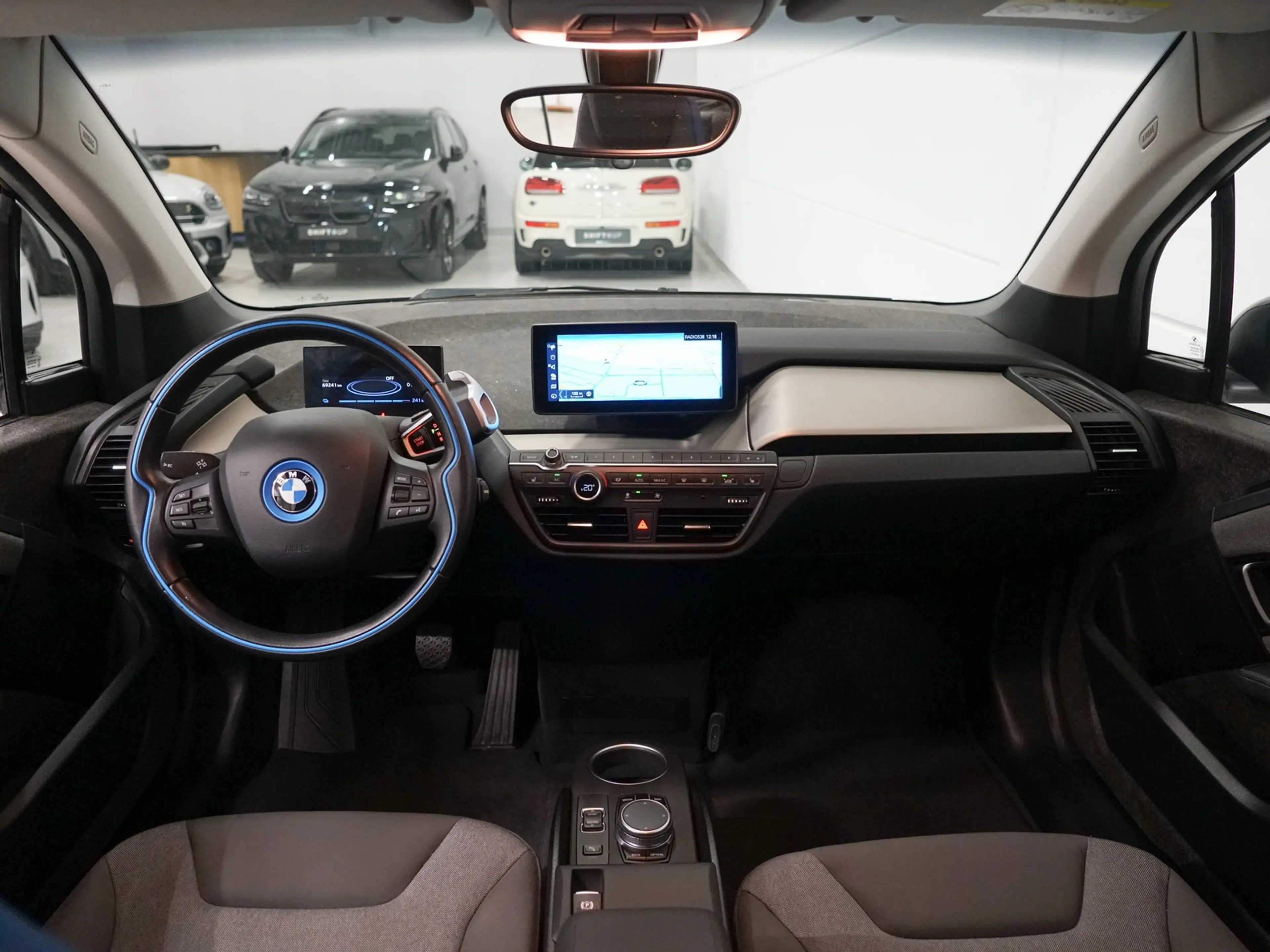 BMW i3 S 120Ah Stoelverwarming | 20" | Camera — photo 10