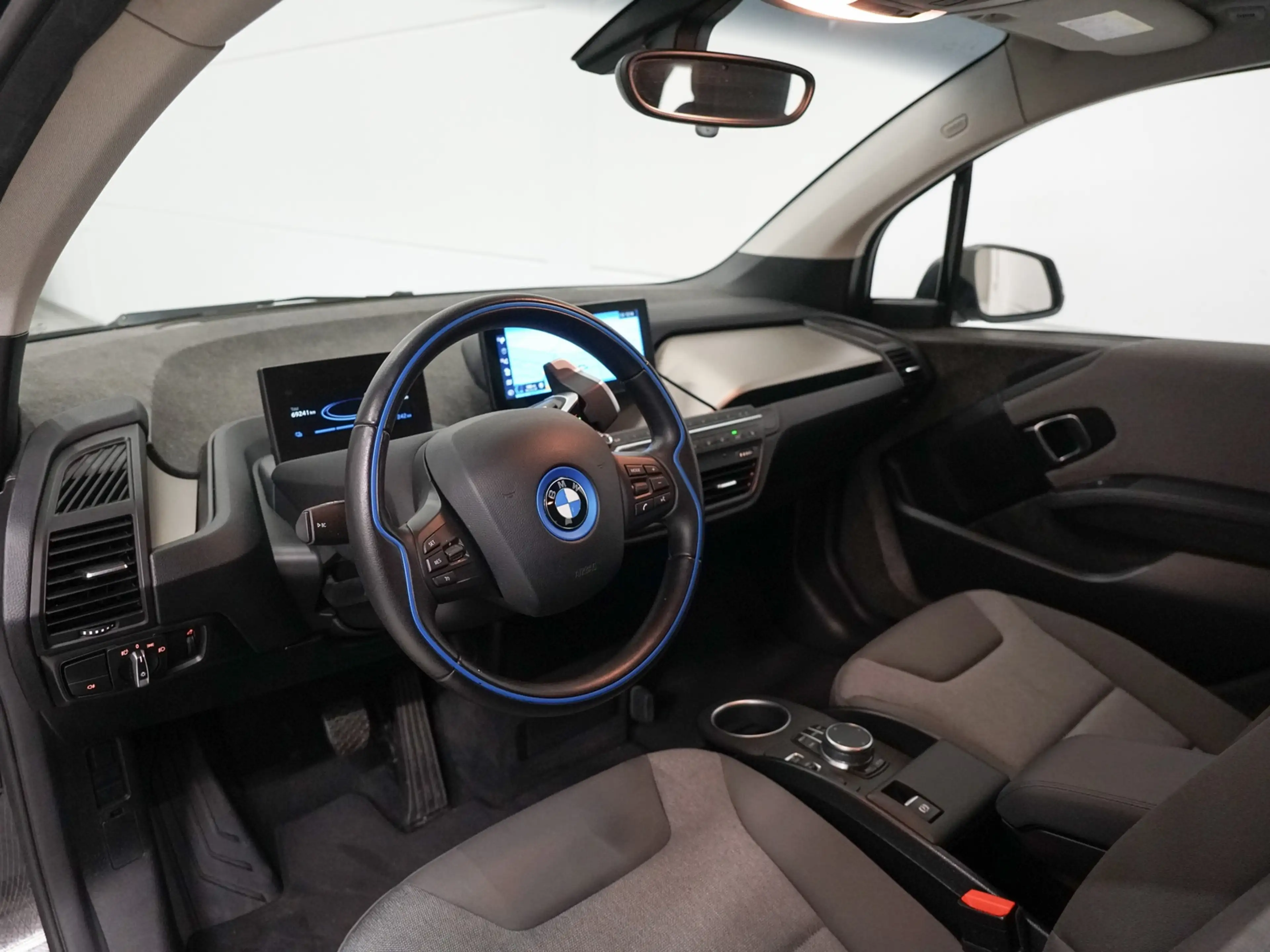 BMW i3 S 120Ah Stoelverwarming | 20" | Camera — photo 2