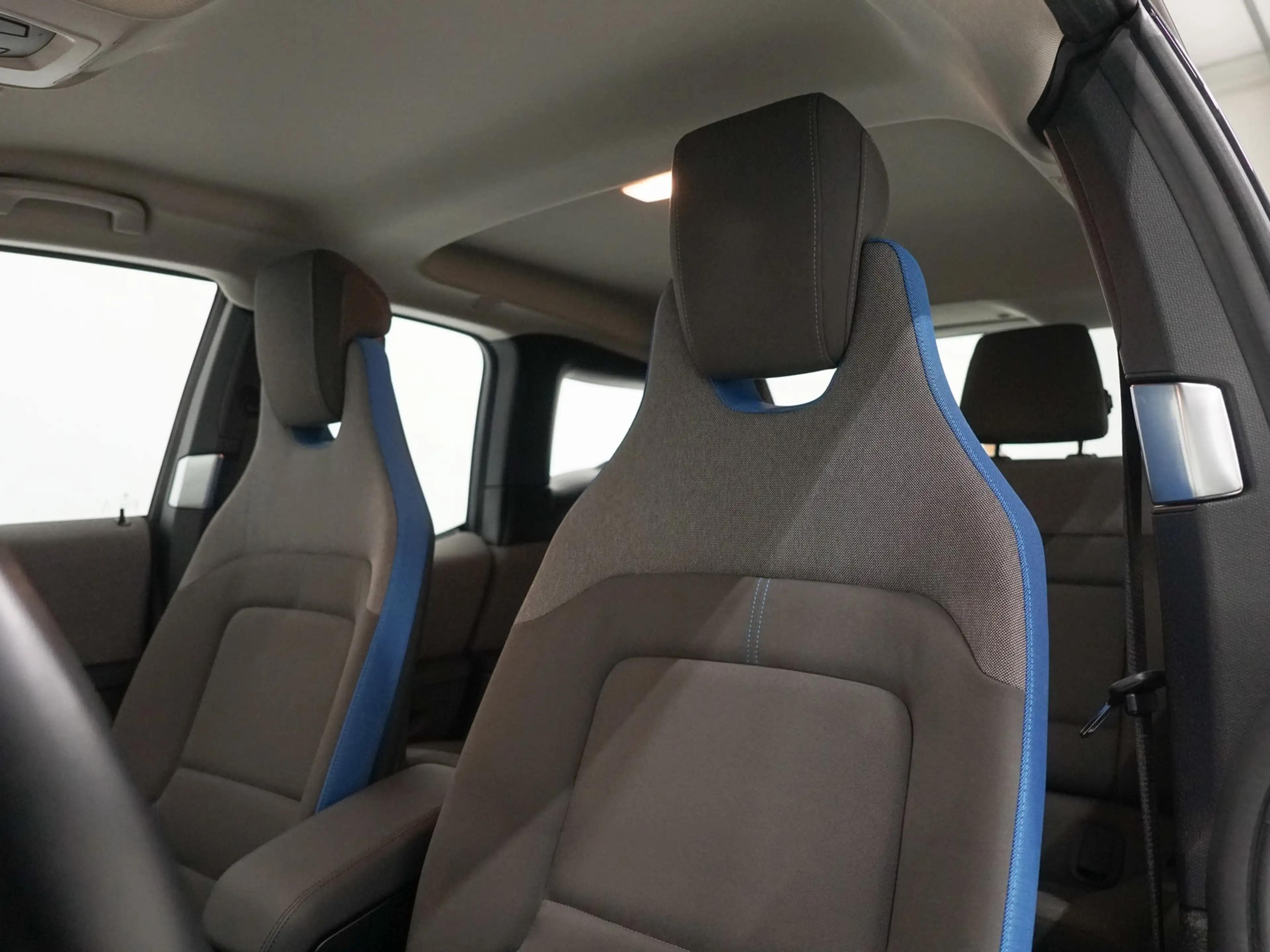 BMW i3 S 120Ah Stoelverwarming | 20" | Camera — photo 20