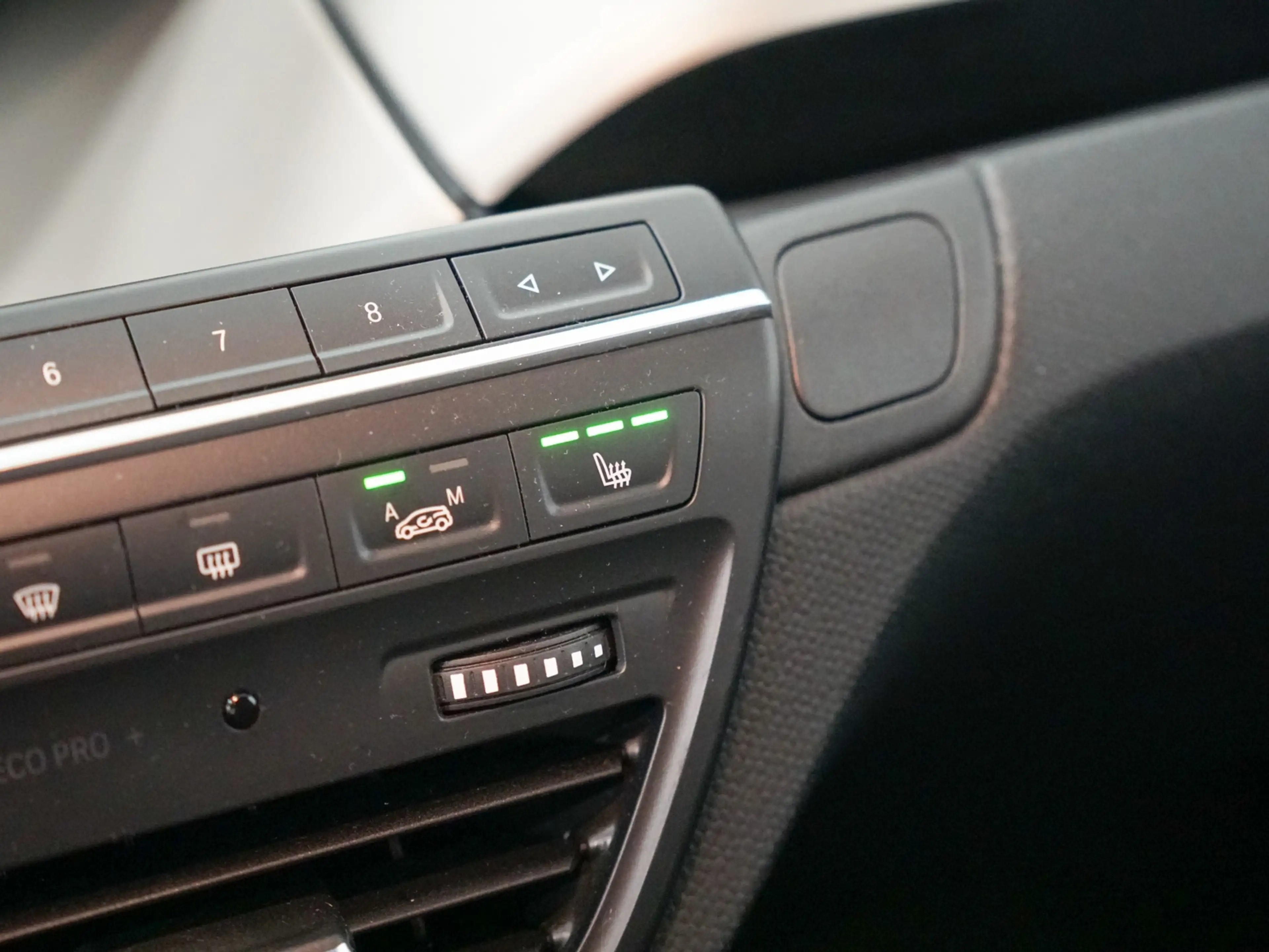 BMW i3 S 120Ah Stoelverwarming | 20" | Camera — photo 16
