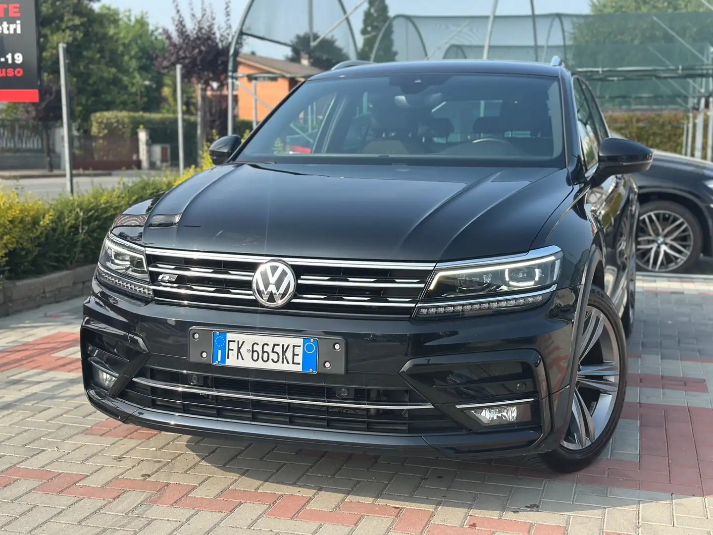 Volkswagen Tiguan 2.0 BiTDI SCR DSG 4MOTION R-Line Nero - 1