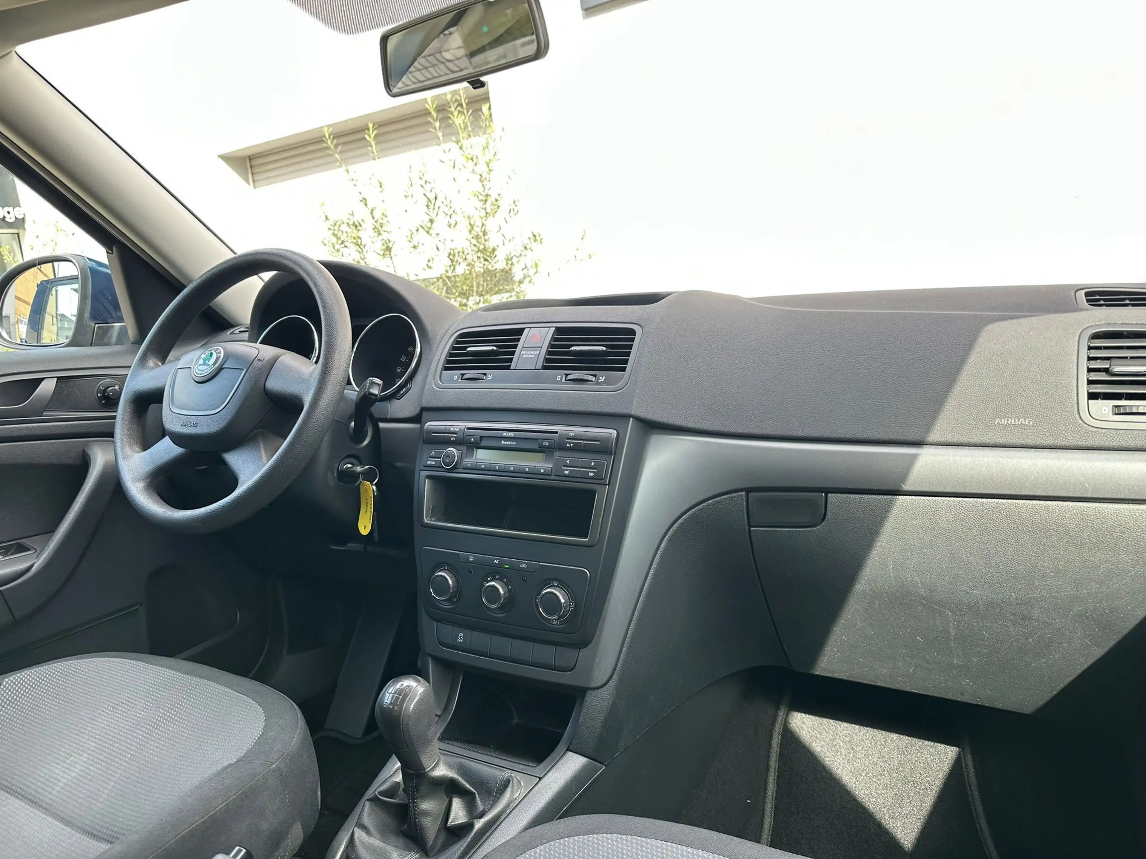 Skoda Yeti Active Plus Edition*AHK*KLIMA*TÜV*EL.FENSTE — photo 14