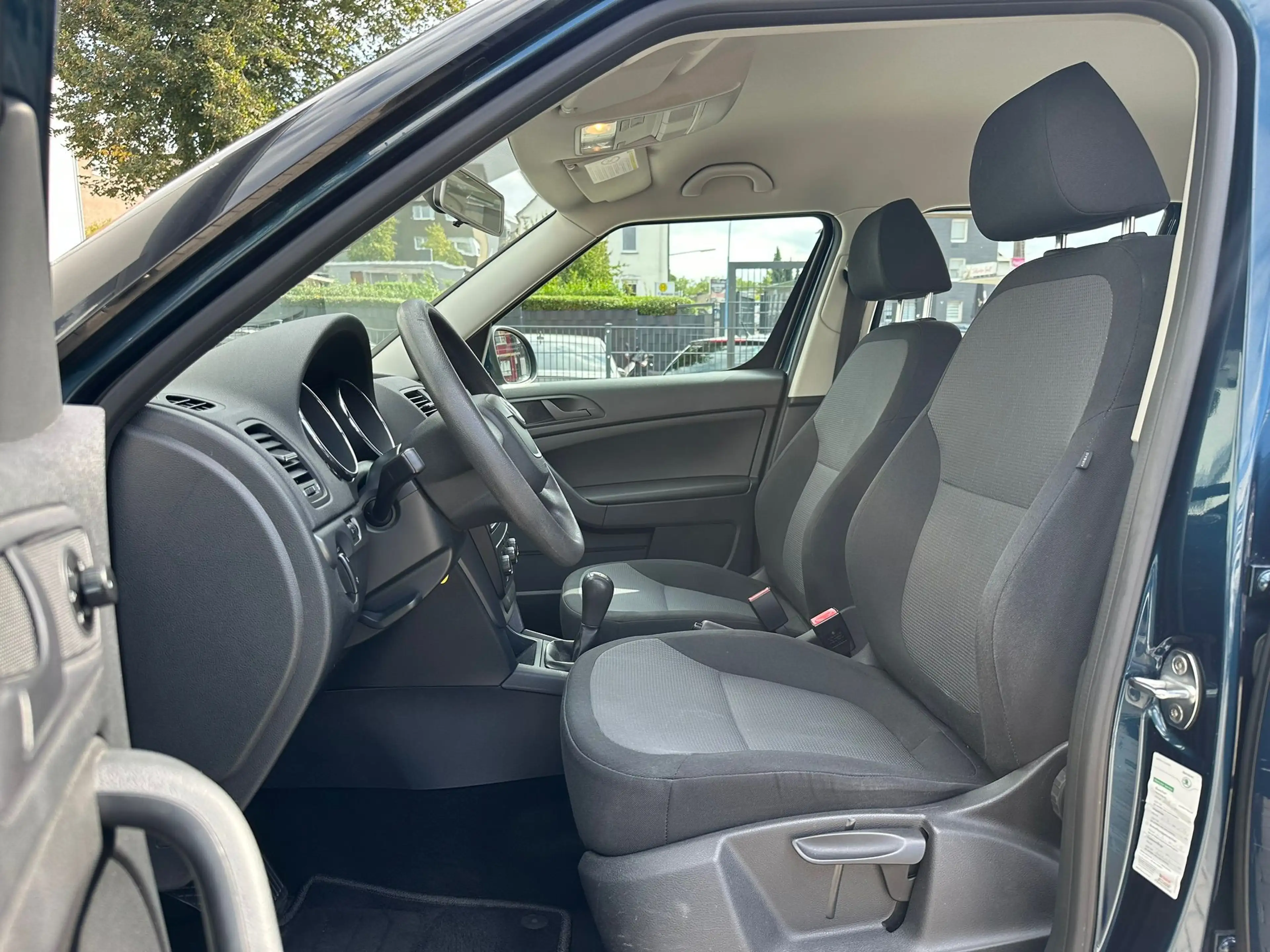 Skoda Yeti Active Plus Edition*AHK*KLIMA*TÜV*EL.FENSTE — photo 13