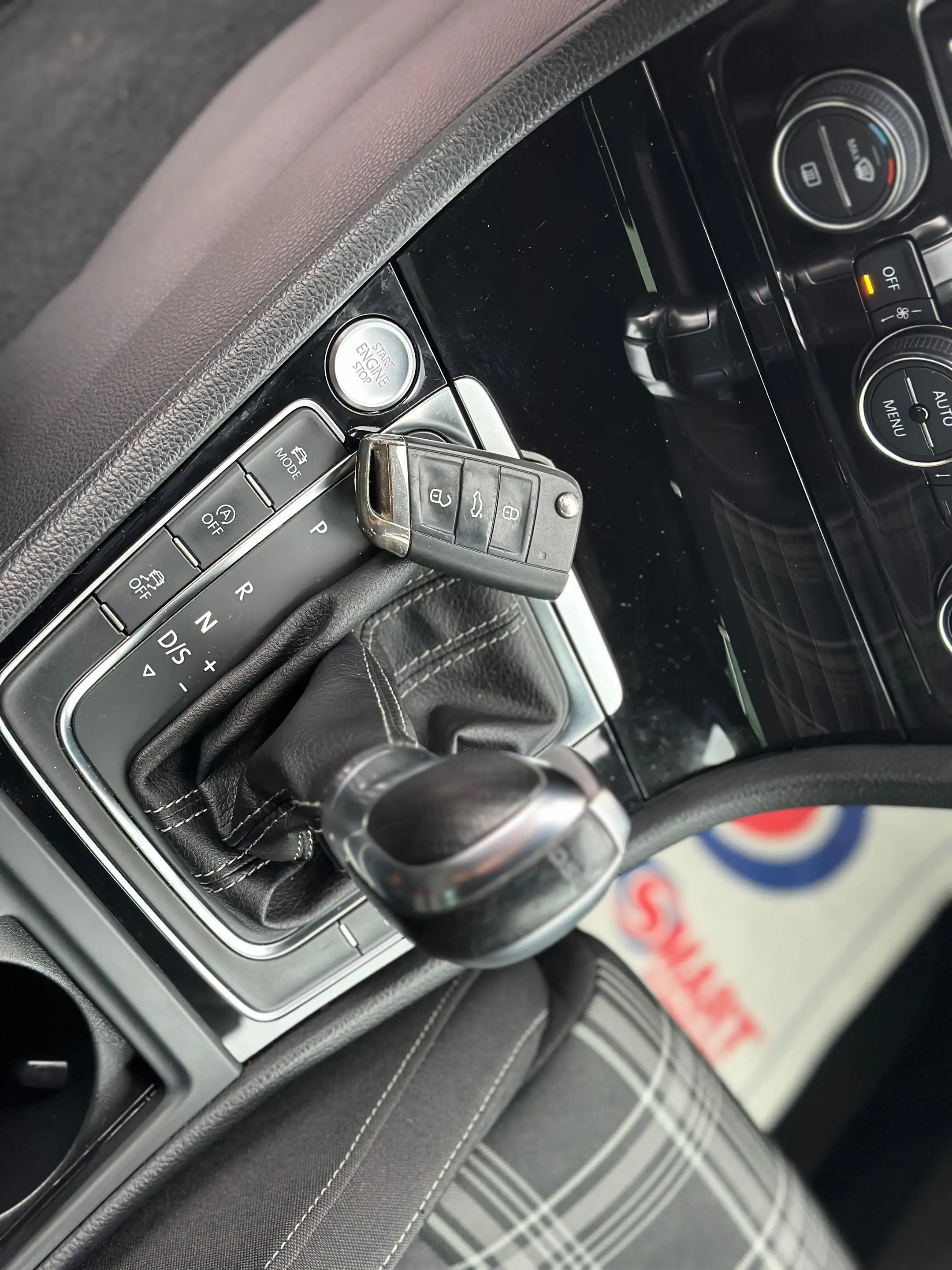 Volkswagen Golf GTD Golf 2.0 TDi DSG KEYLESS / FULL LED / CAPLAY — photo 12