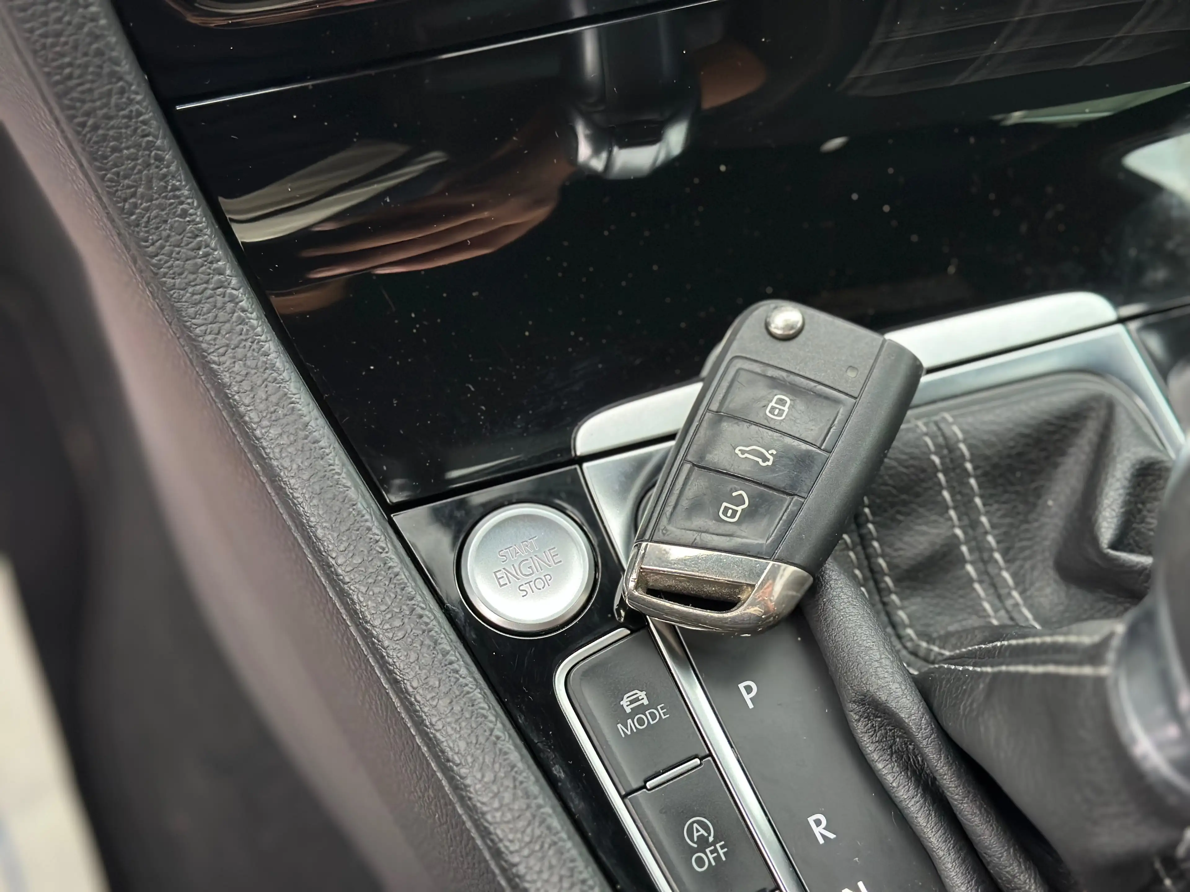 Volkswagen Golf GTD Golf 2.0 TDi DSG KEYLESS / FULL LED / CAPLAY — photo 11