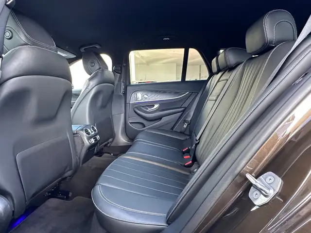 Mercedes-Benz E view 15