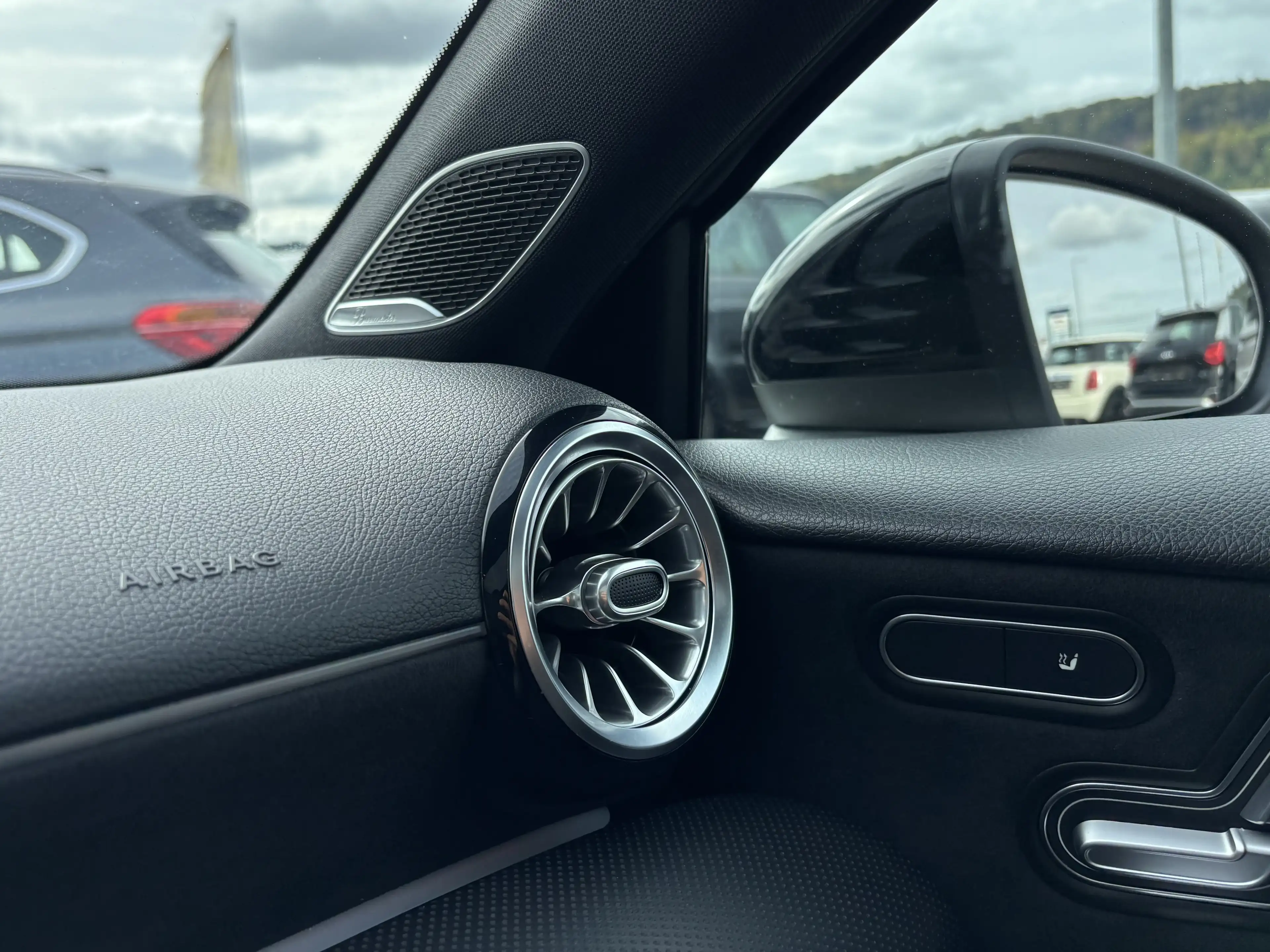 Mercedes-Benz A 250 A 250 4Matic 7G-DCT AMG Line — photo 13