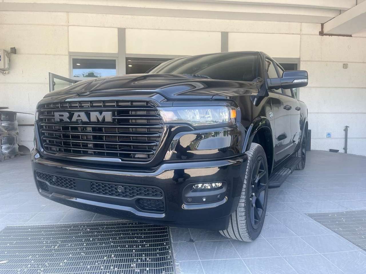 RAM 1500 LARAMIE SPORT 5.7 V8 Crew Cab GPL 395 CV ST8 - 4x4 2026 - AUTOCARRO DETRAIBILE AL 100 %