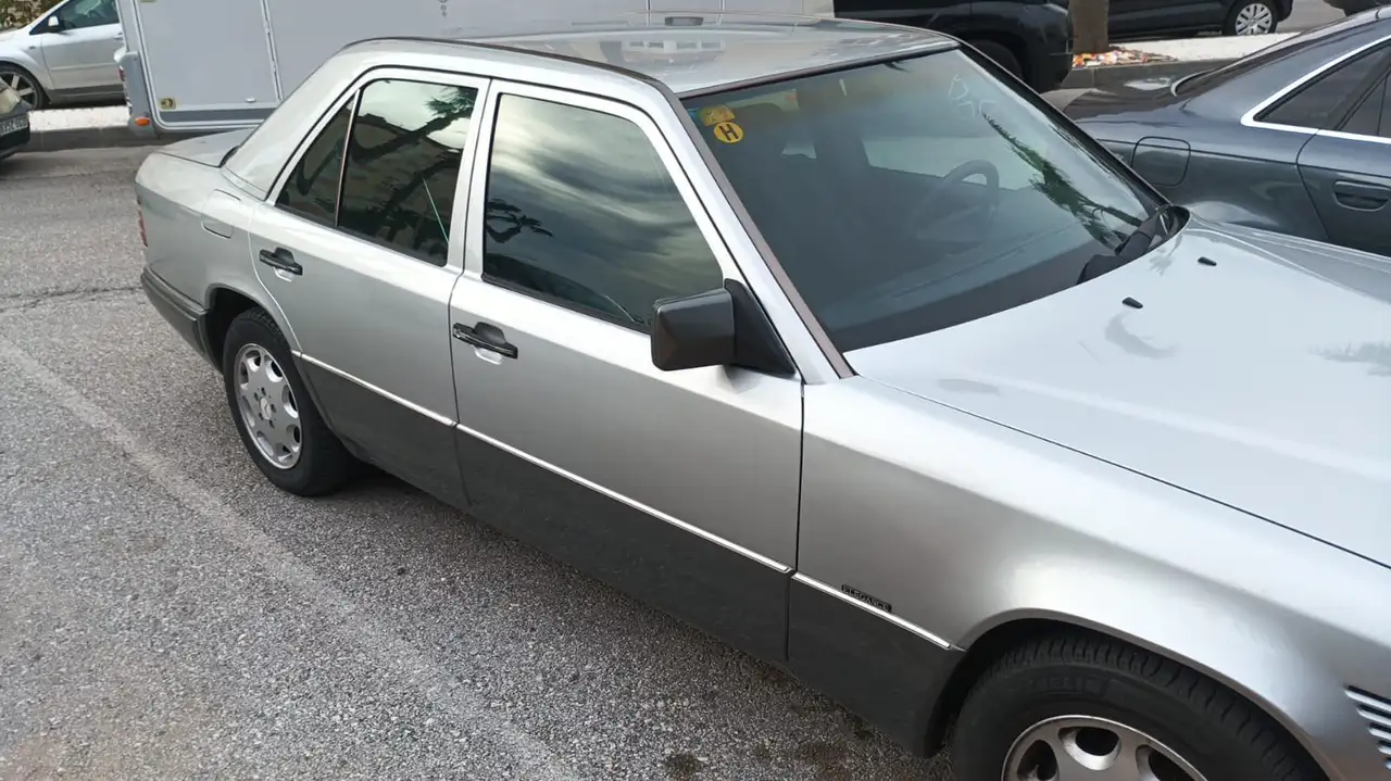 Mercedes-Benz 300 W124 E 300 diesel Elegance. OM606. AIRCO, foto 2