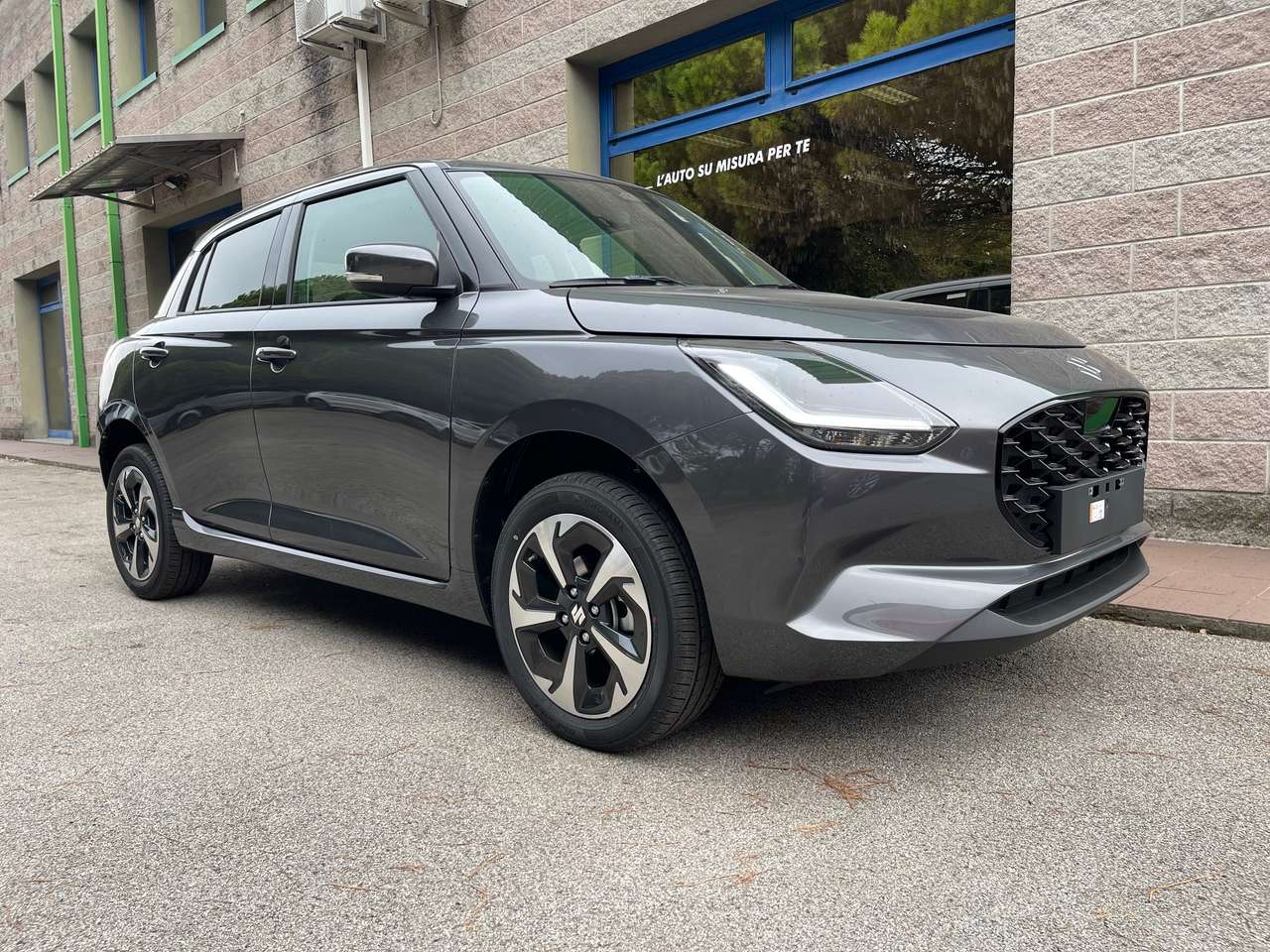 Suzuki Swift 1.2 TOP HYBRID NUOVA PRONTA CONSEGNA NAVIGATORE