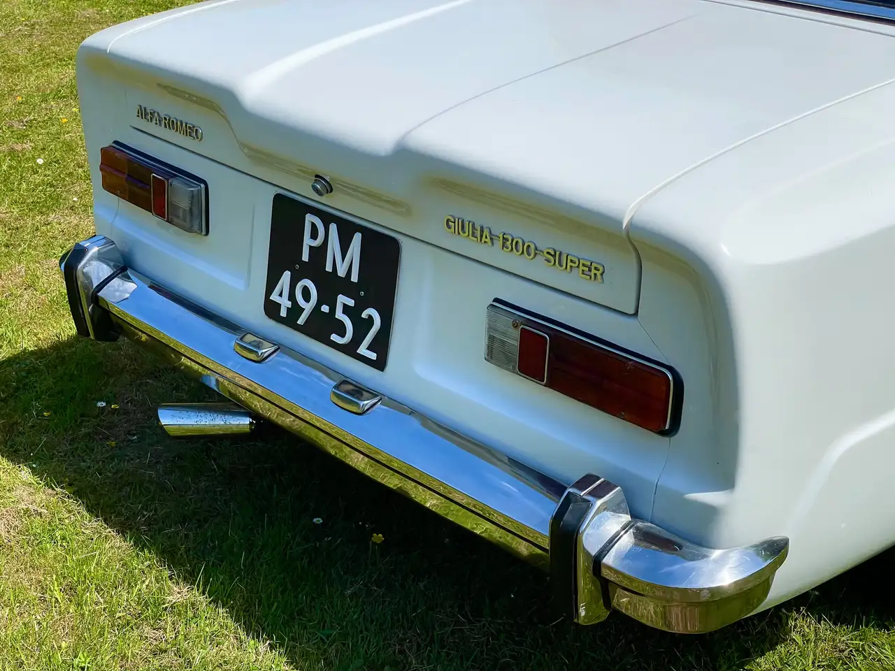 Alfa Romeo Giulia 1300 Wat een enorm lekker wit Supertje is dit!, foto 4