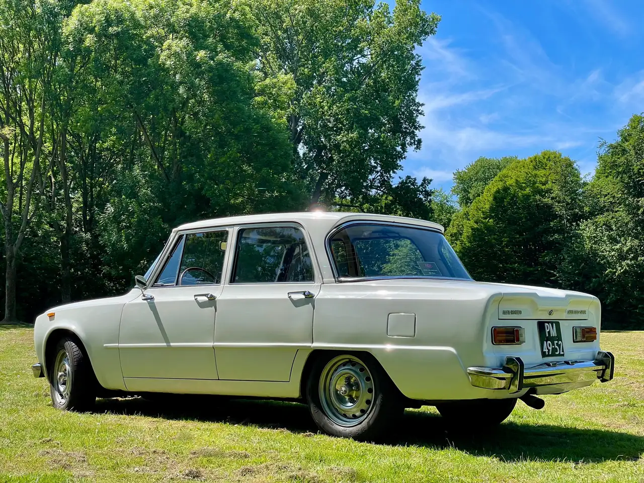Alfa Romeo Giulia 1300 Wat een enorm lekker wit Supertje is dit!, foto 8