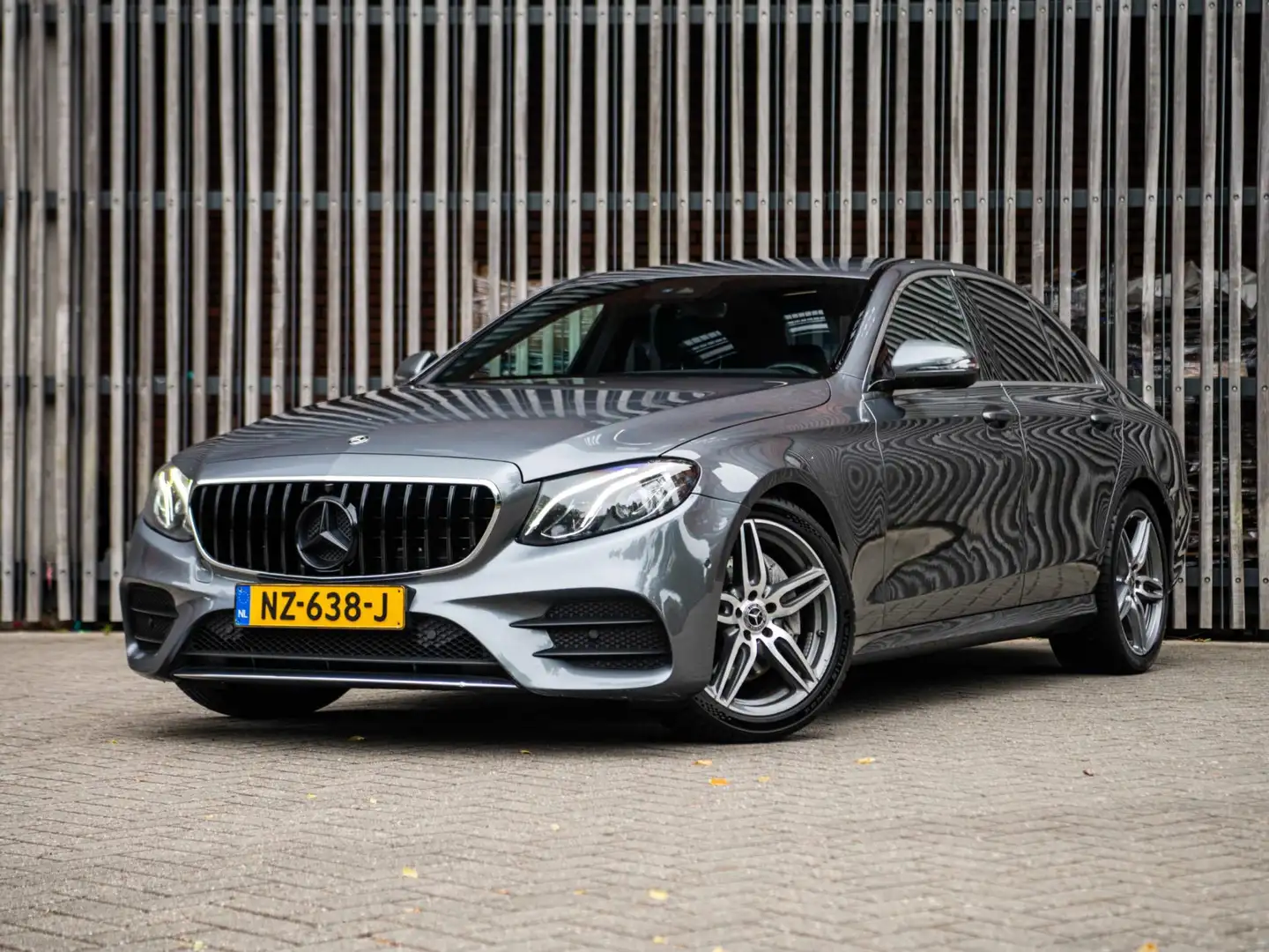 Mercedes-Benz E 200 200d 150pk AUT. AMG-Style |NL-AUTO|Widescreen|Alca Grijs - 1