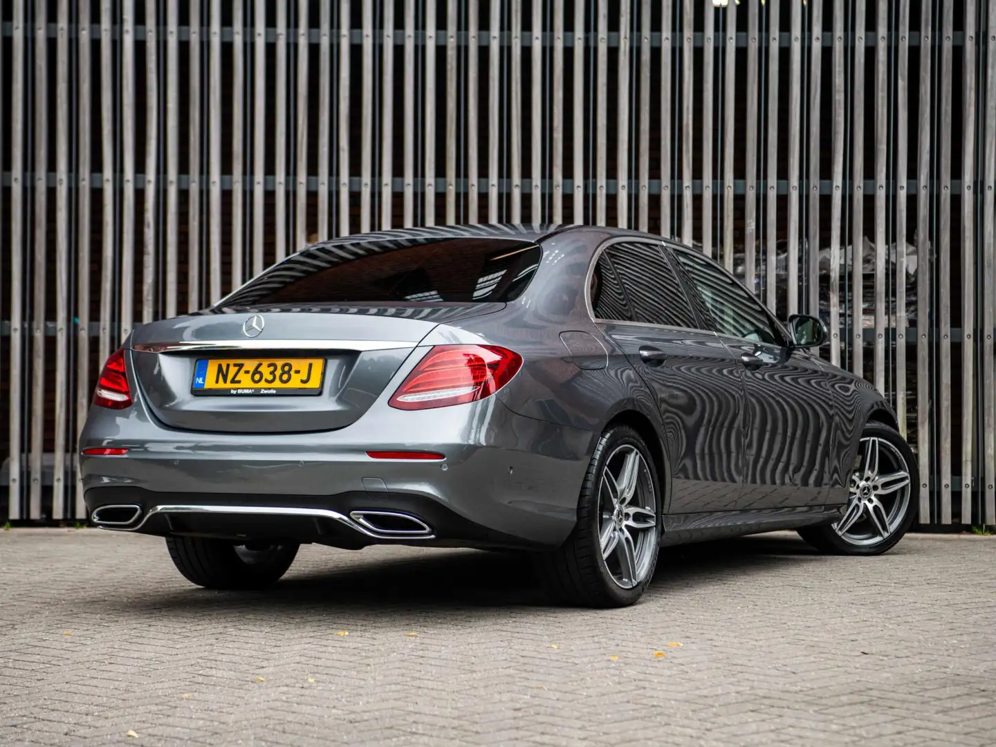 Mercedes-Benz E 200 200d 150pk AUT. AMG-Style |NL-AUTO|Widescreen|Alca Grijs - 2
