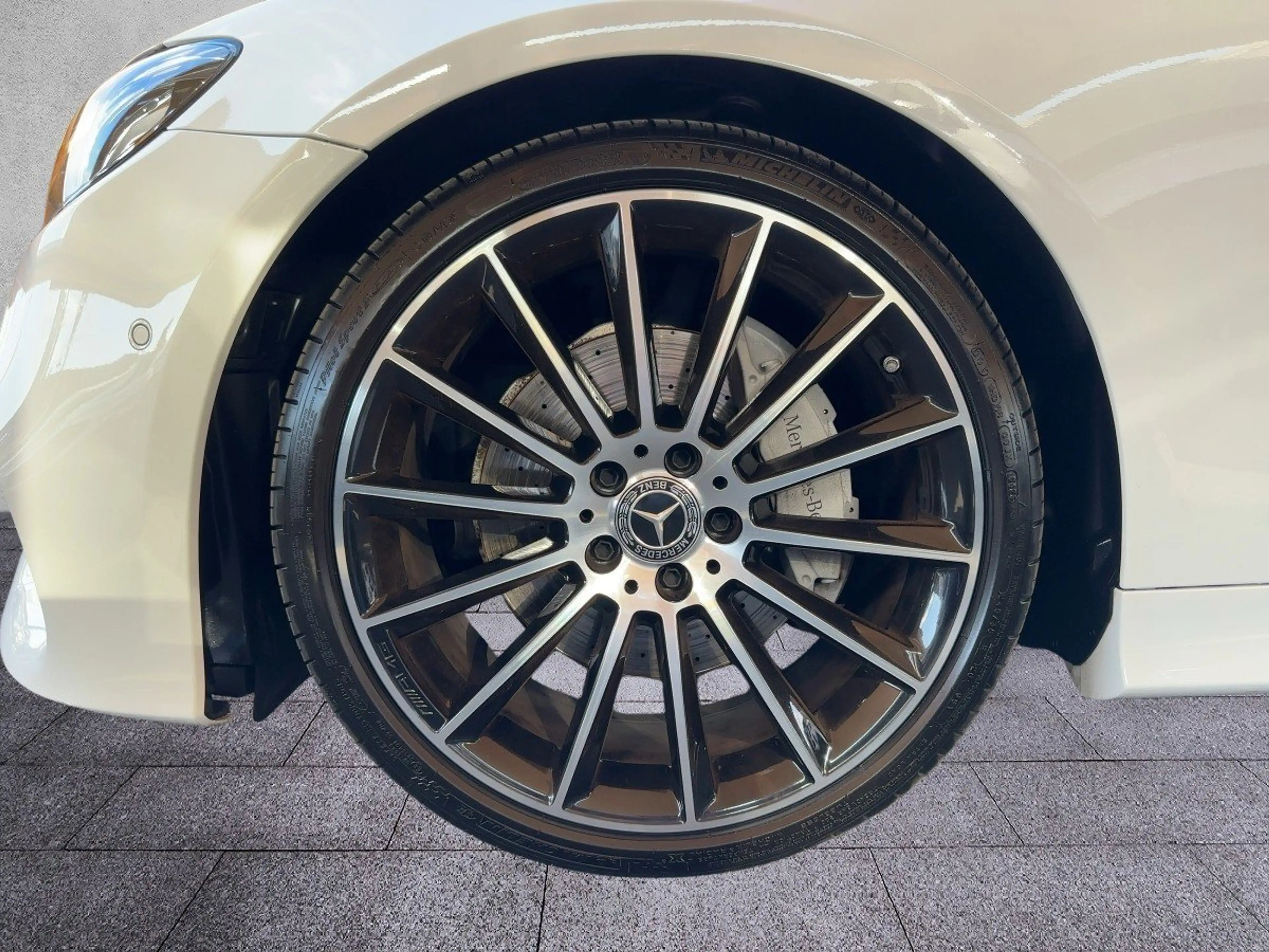 Mercedes-Benz E 220 d Cabriolet AMG-Line LED DISTR HeadUp Burme — photo 13