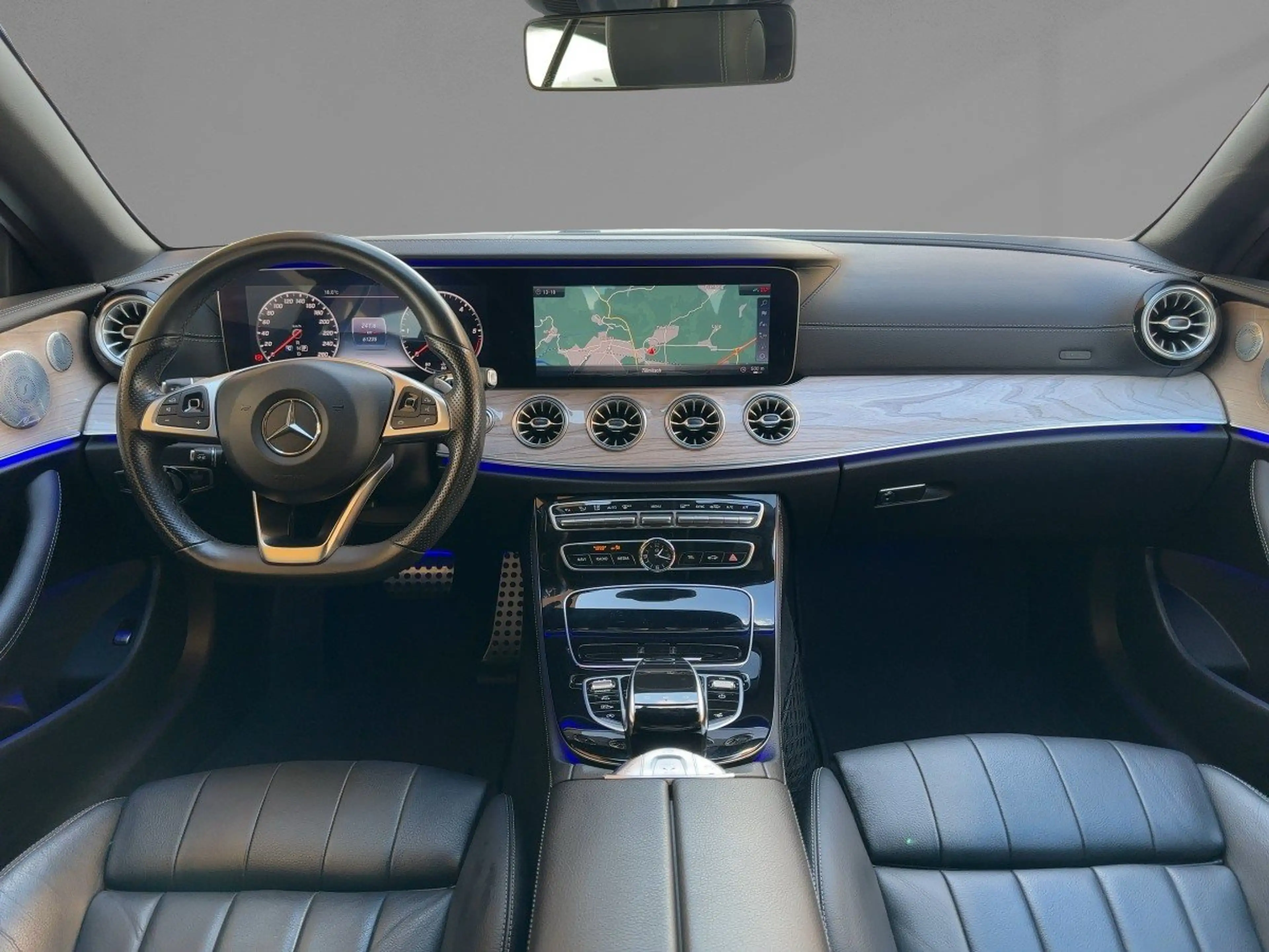 Mercedes-Benz E 220 d Cabriolet AMG-Line LED DISTR HeadUp Burme — photo 10