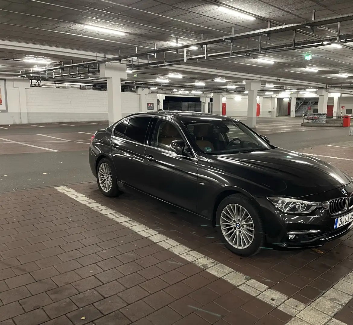 BMW 320 320 i Luxury Line Grau - 1
