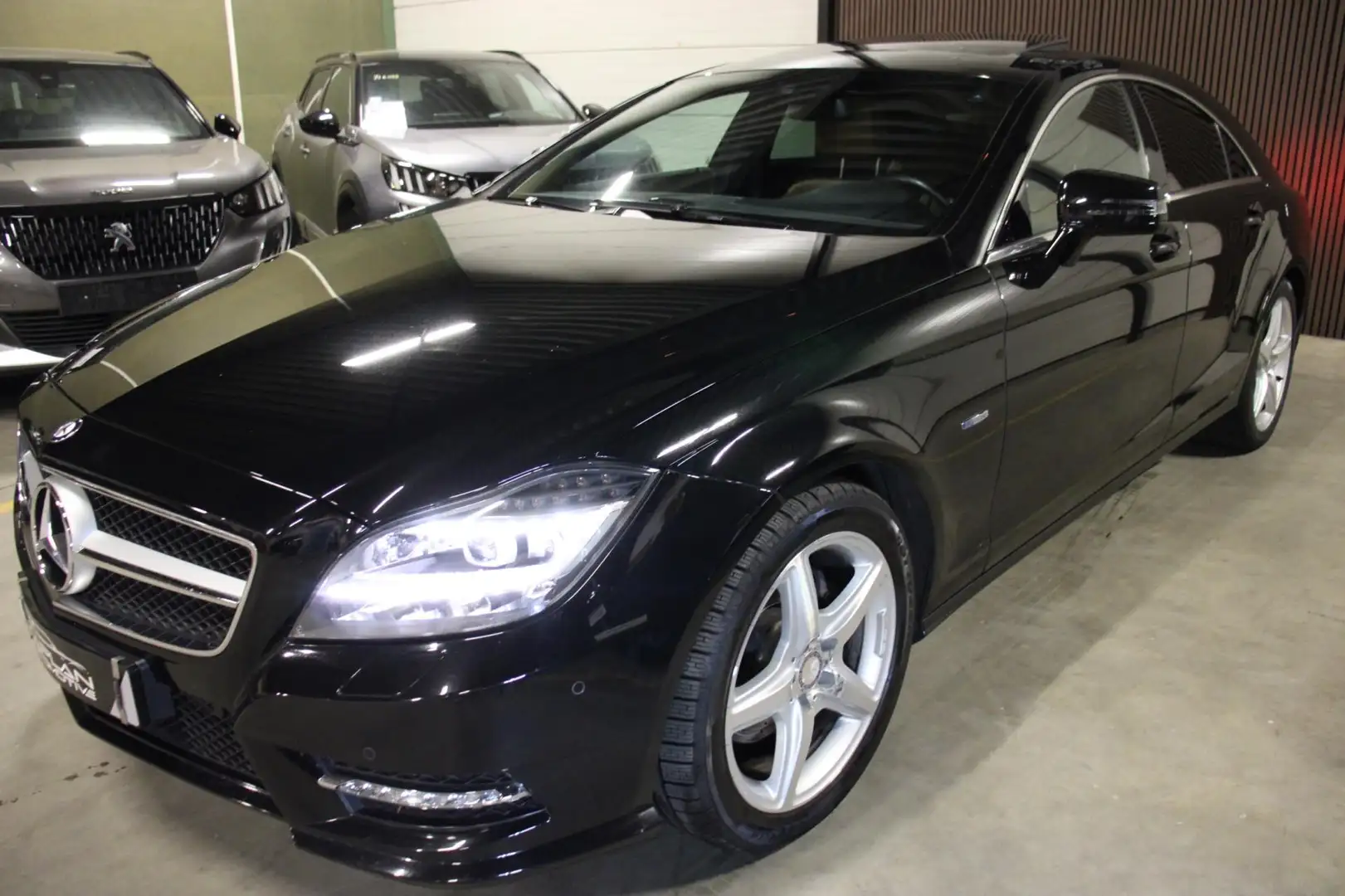 Mercedes-Benz CLS 350 AMG-Line Designo Luchtvering Pano Stoelventi Stoel Zwart - 2