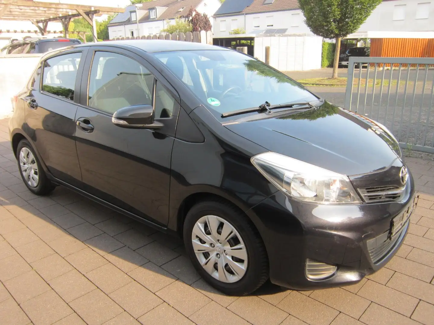 Toyota Yaris 1,3"Cool"Klima*5-Trg.*97000 km* Noir - 2