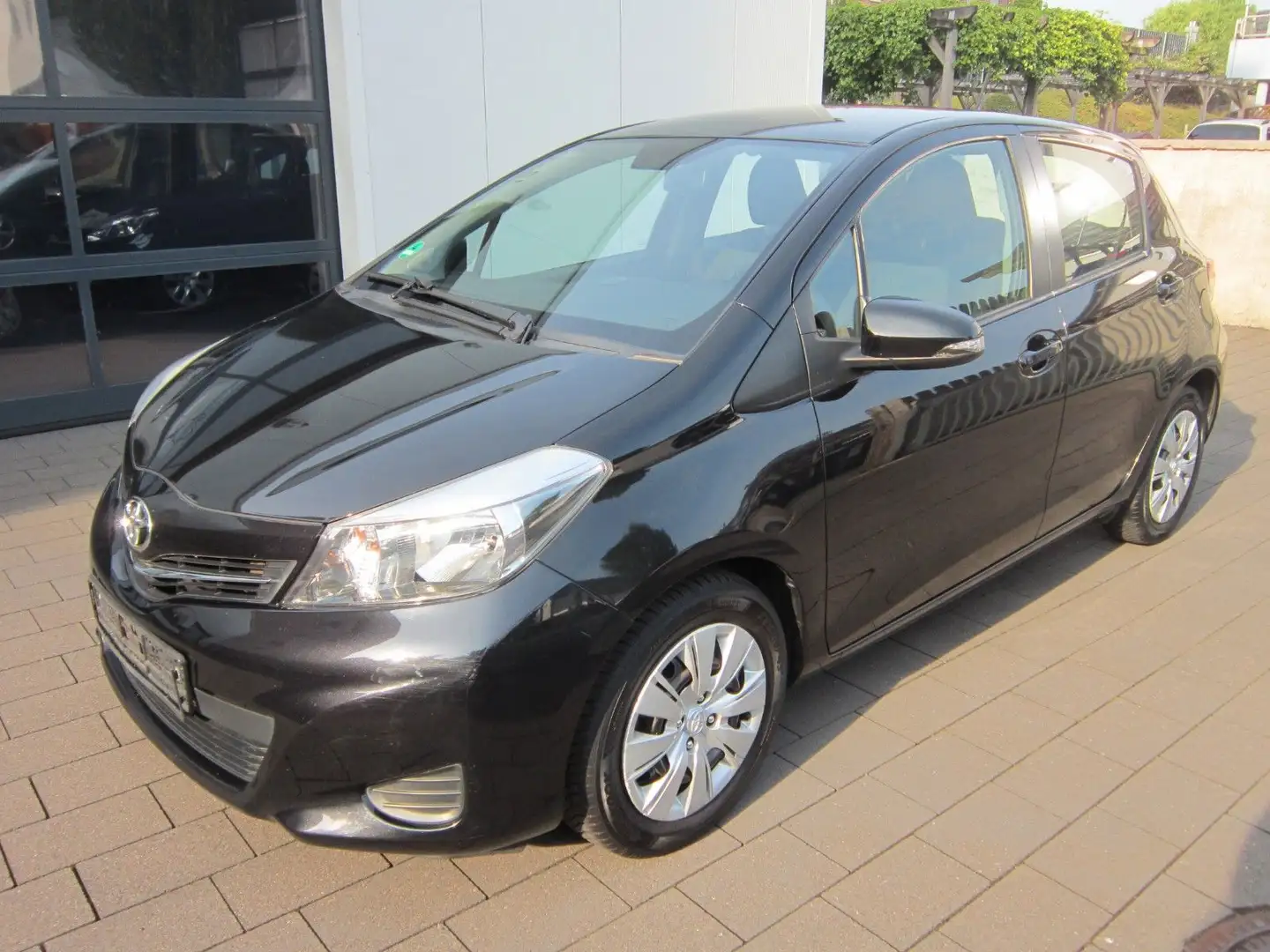 Toyota Yaris 1,3"Cool"Klima*5-Trg.*97000 km* Noir - 1