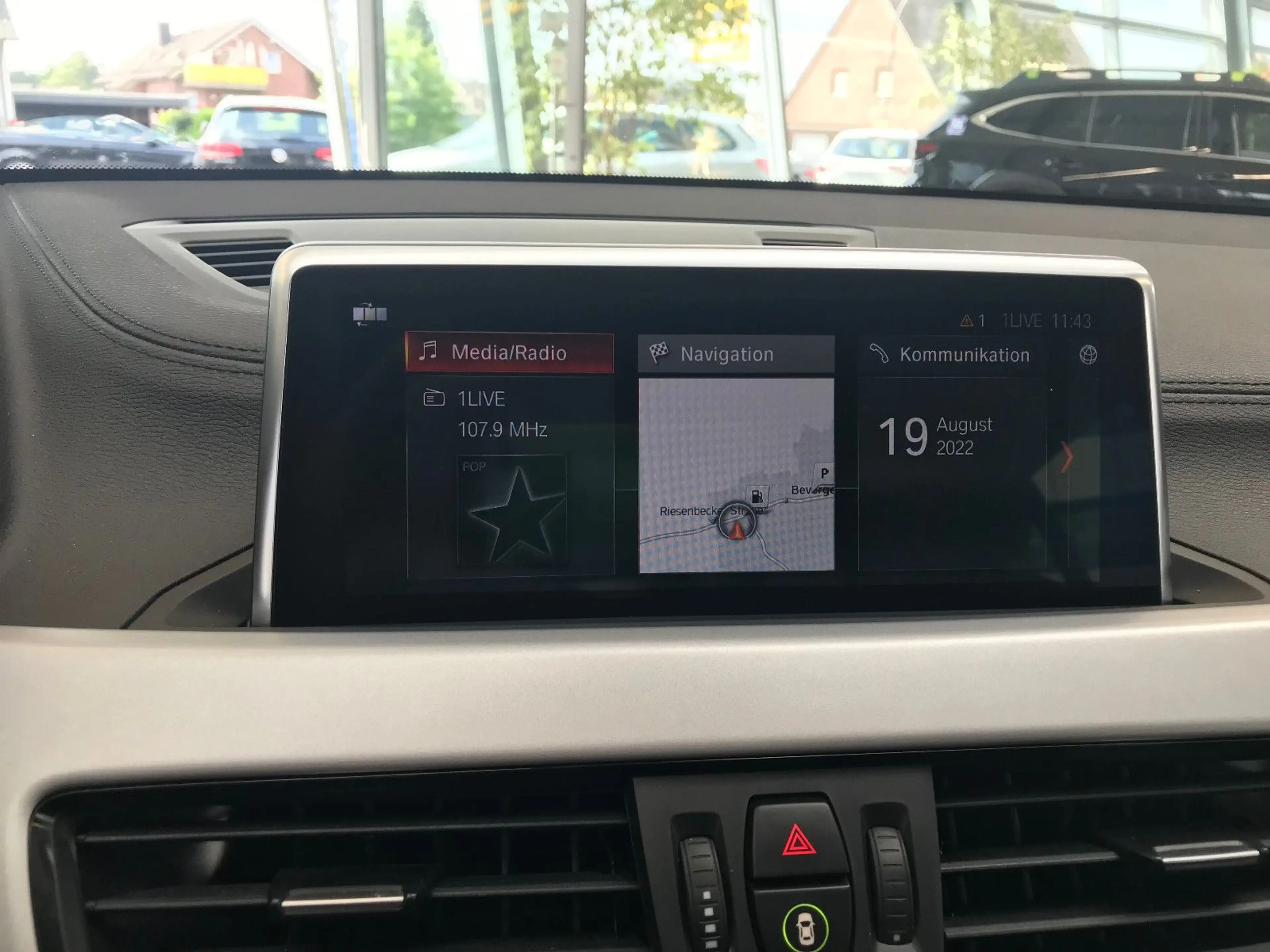 BMW X2 xDrive 18 d Advantage, Rückfahrkamera — photo 15