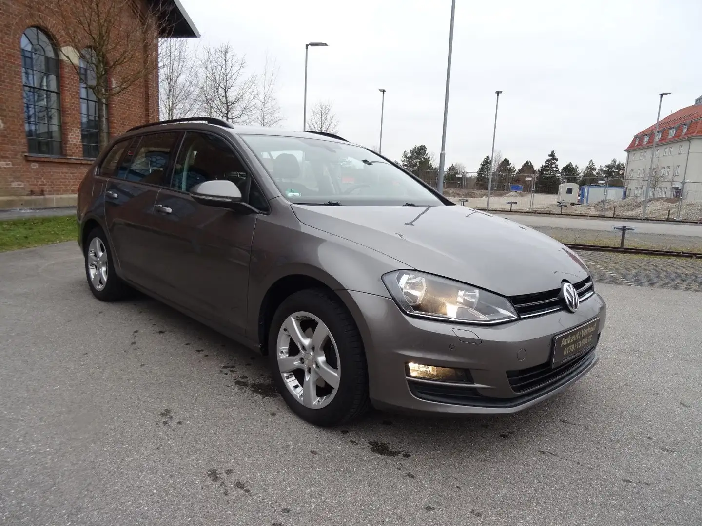 Volkswagen Golf VII Variant Comfortli. BMT-Zahnriemen neu Šedá - 1
