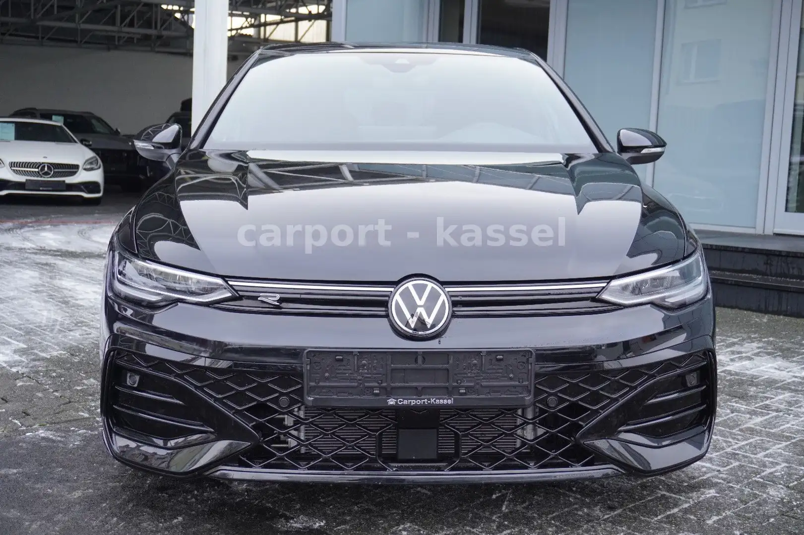 Volkswagen Golf VIII Lim. 1.5 TSI  R-Line Schwarz - 2