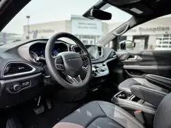 Chrysler Pacifica 2027