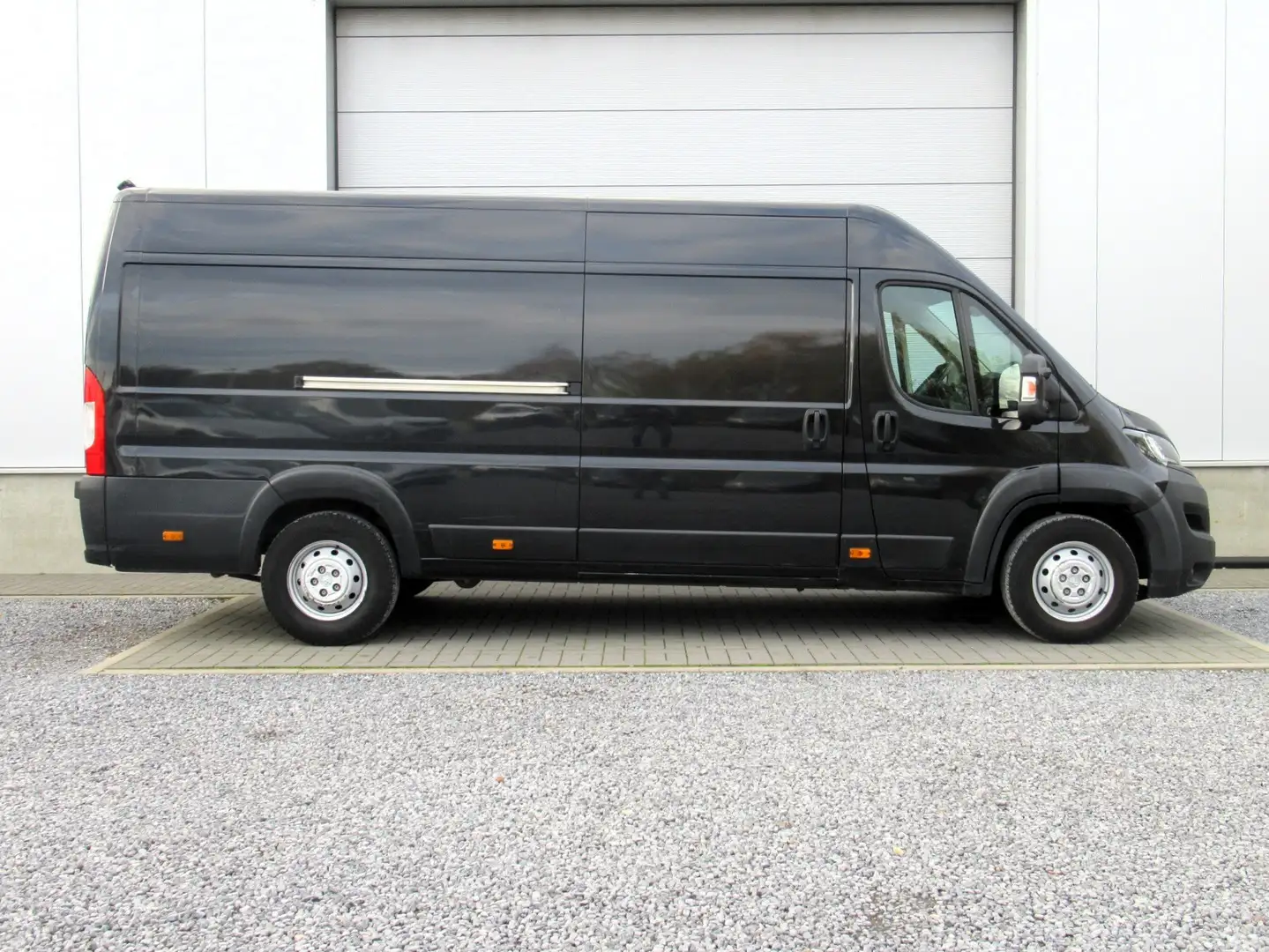 Peugeot Boxer 435 L4H2 2.2HDi / Airco / Navi / Camera / ... Noir - 2