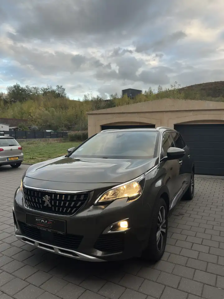 Peugeot 5008