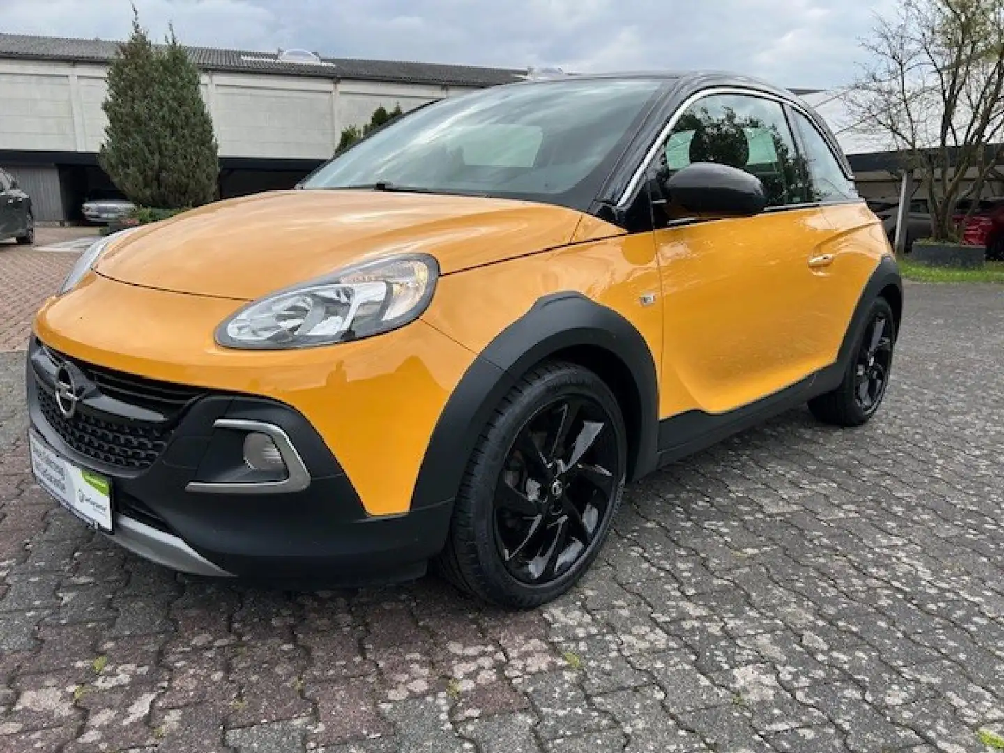 Opel Adam Rocks Naranja - 1
