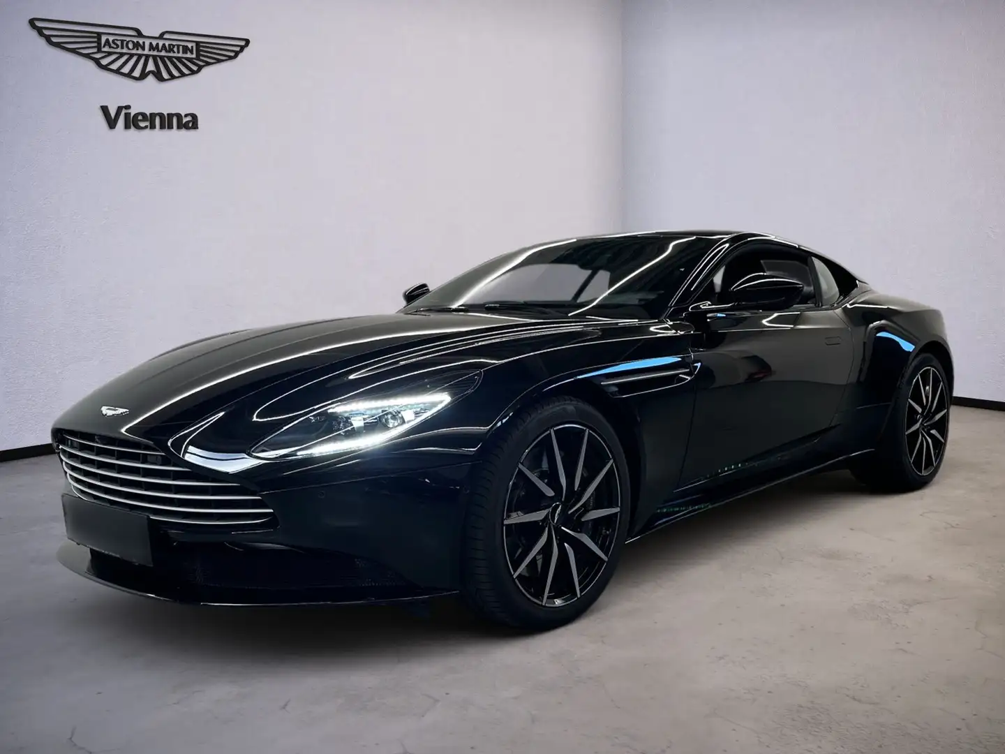 Aston Martin DB11 V8 Coupé / Onyx Black / B & O / Schwarz - 1