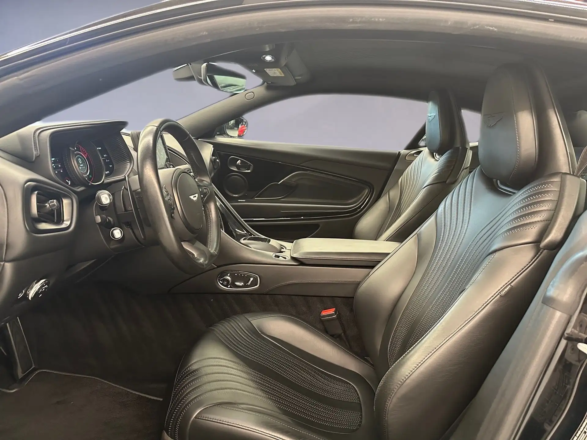 애스턴마틴 DB11 V8 2019 검정 사진 7