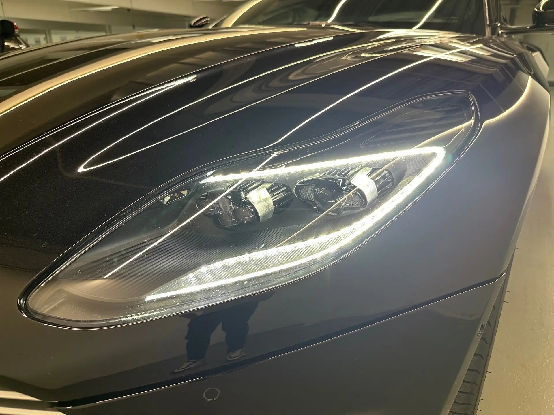 애스턴마틴 DB11 V8 2019 검정 사진 5